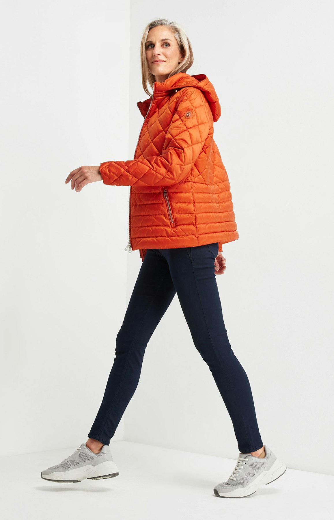 Steppjacke mit Kapuze in Rot