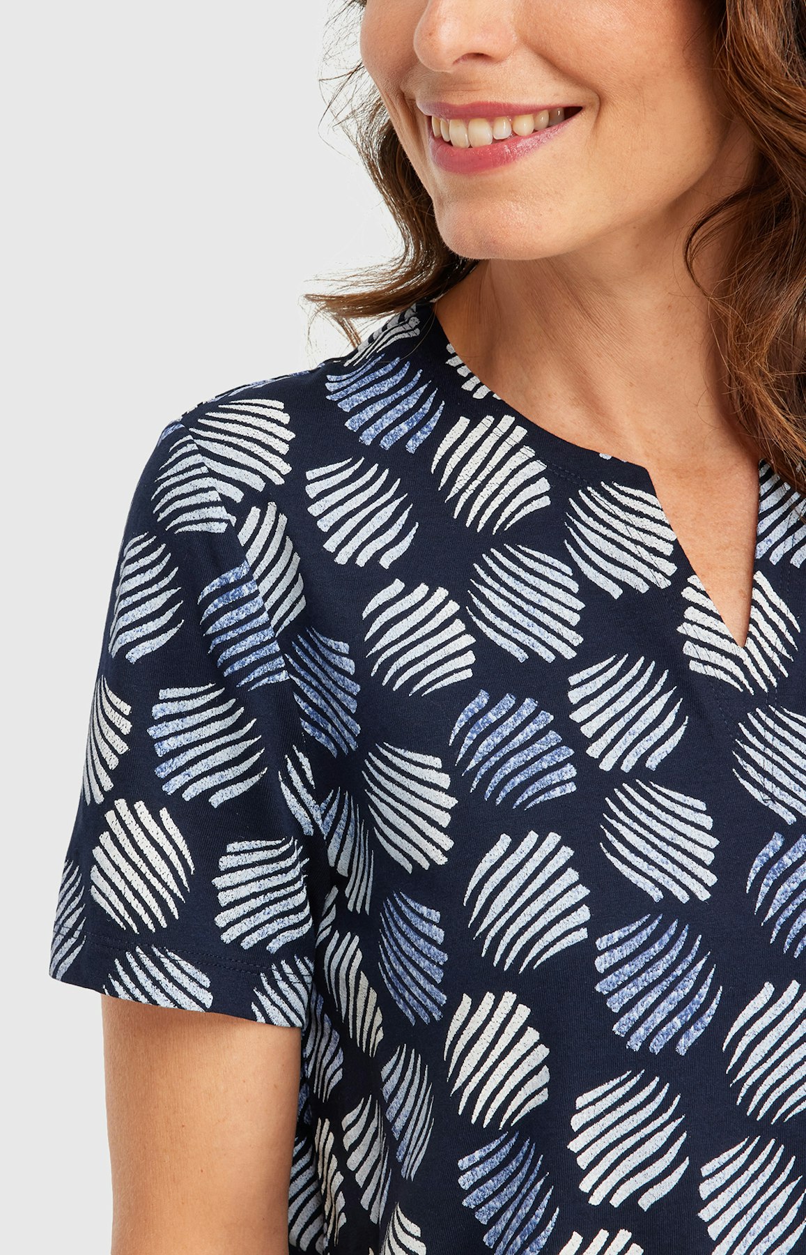 T-Shirt mit Allover-Muster in Blau