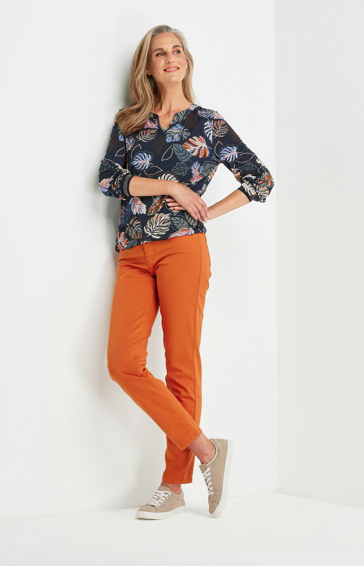 Shirt mit Allover-Muster in Dunkelblau