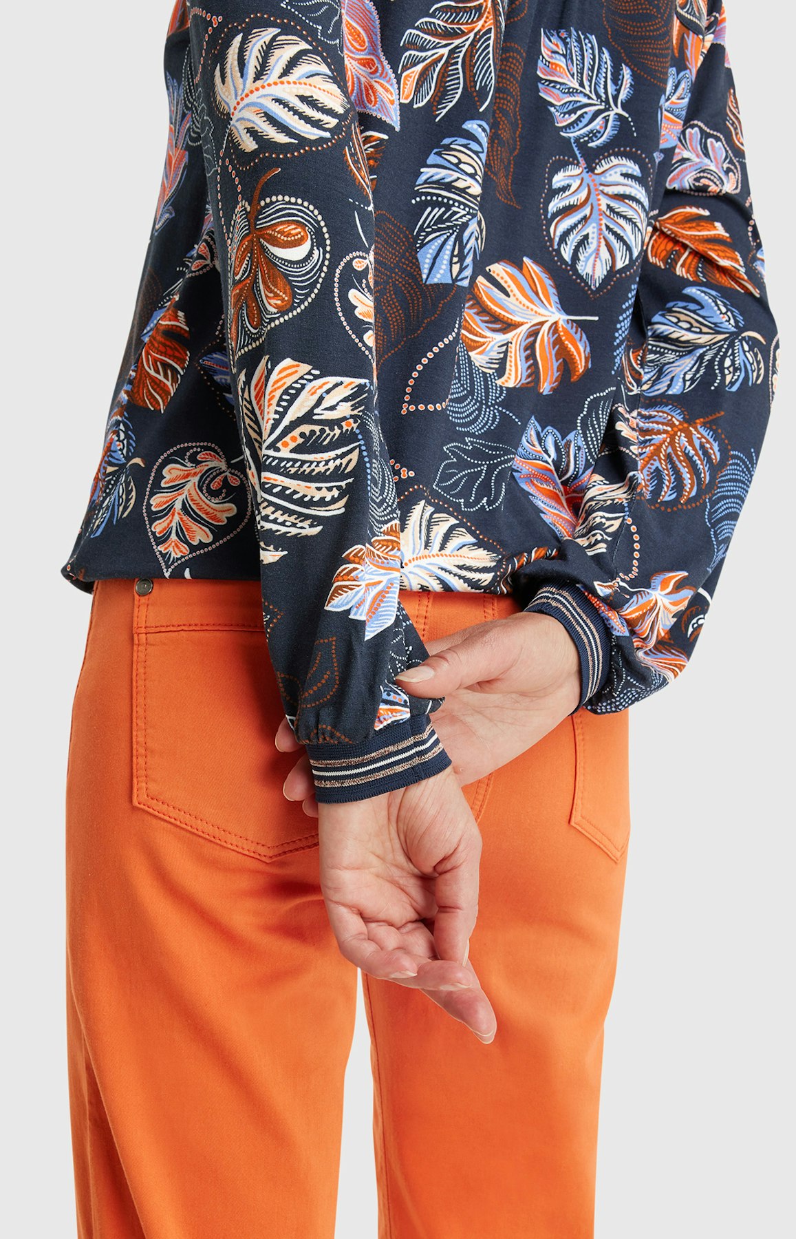 Shirt mit Allover-Muster in Dunkelblau