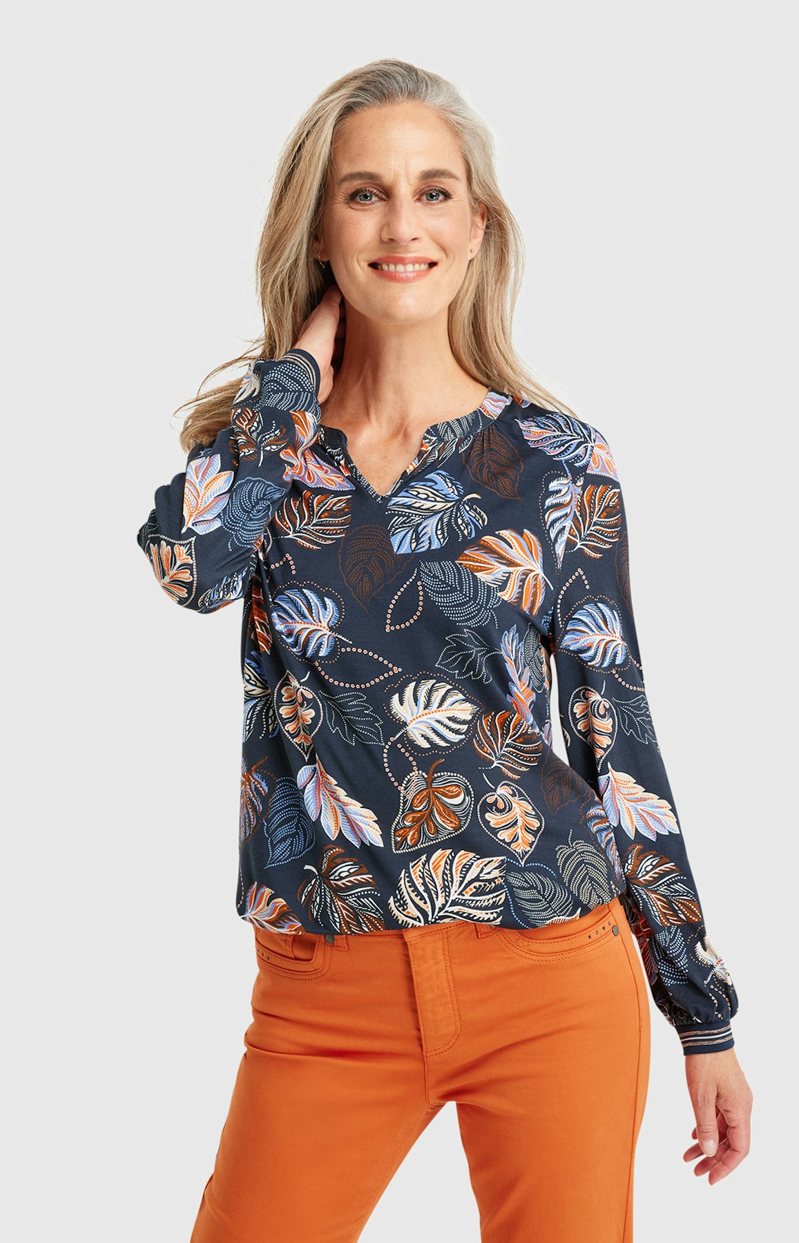 Shirt mit Allover-Muster in Dunkelblau