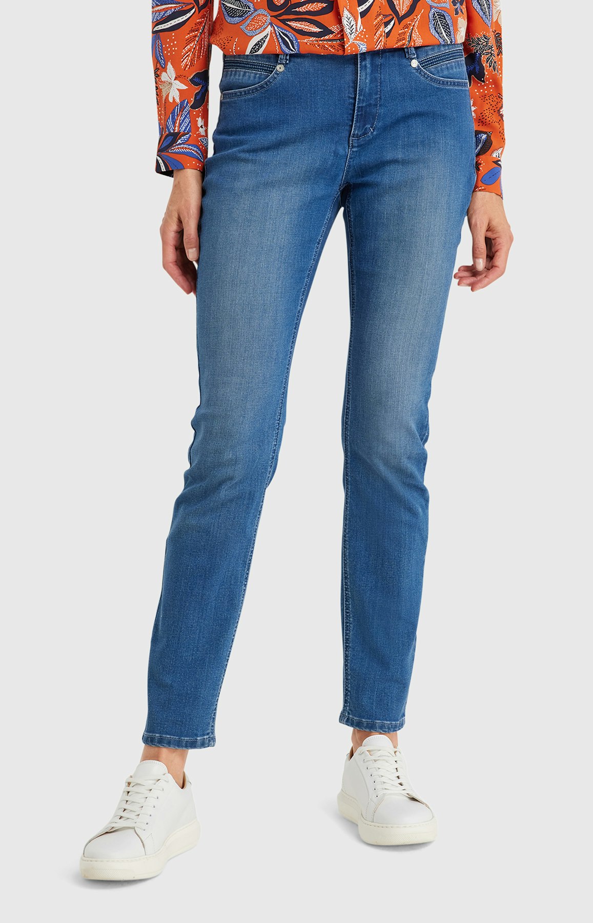 Slim Fit Jeans in Mittelblau
