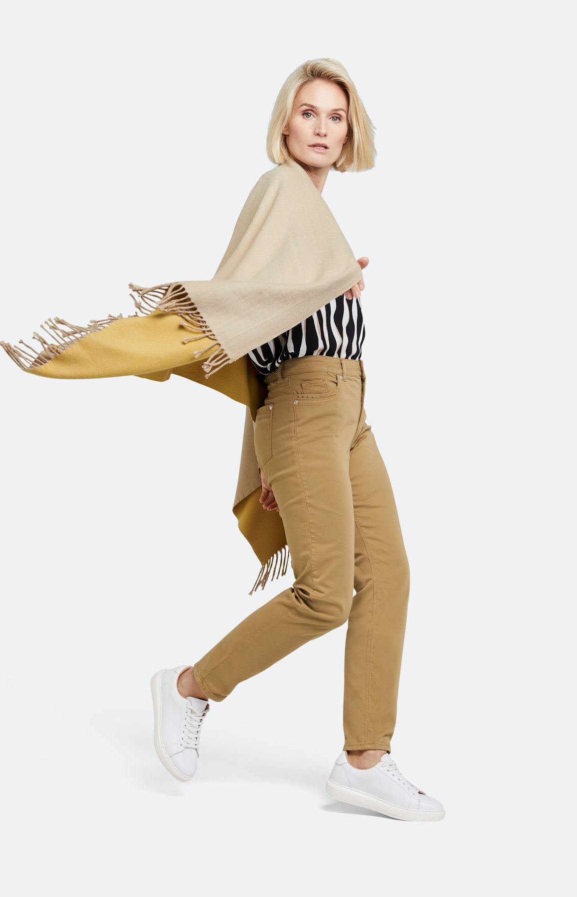 Strickschal mit Fransen