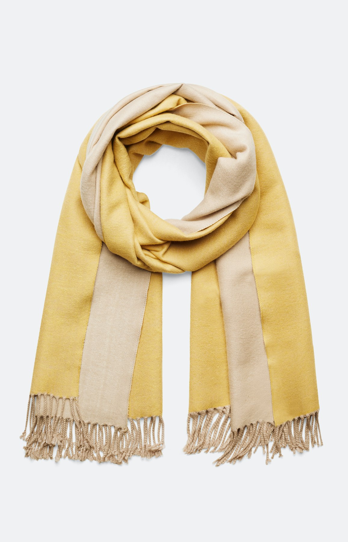 Strickschal mit Fransen