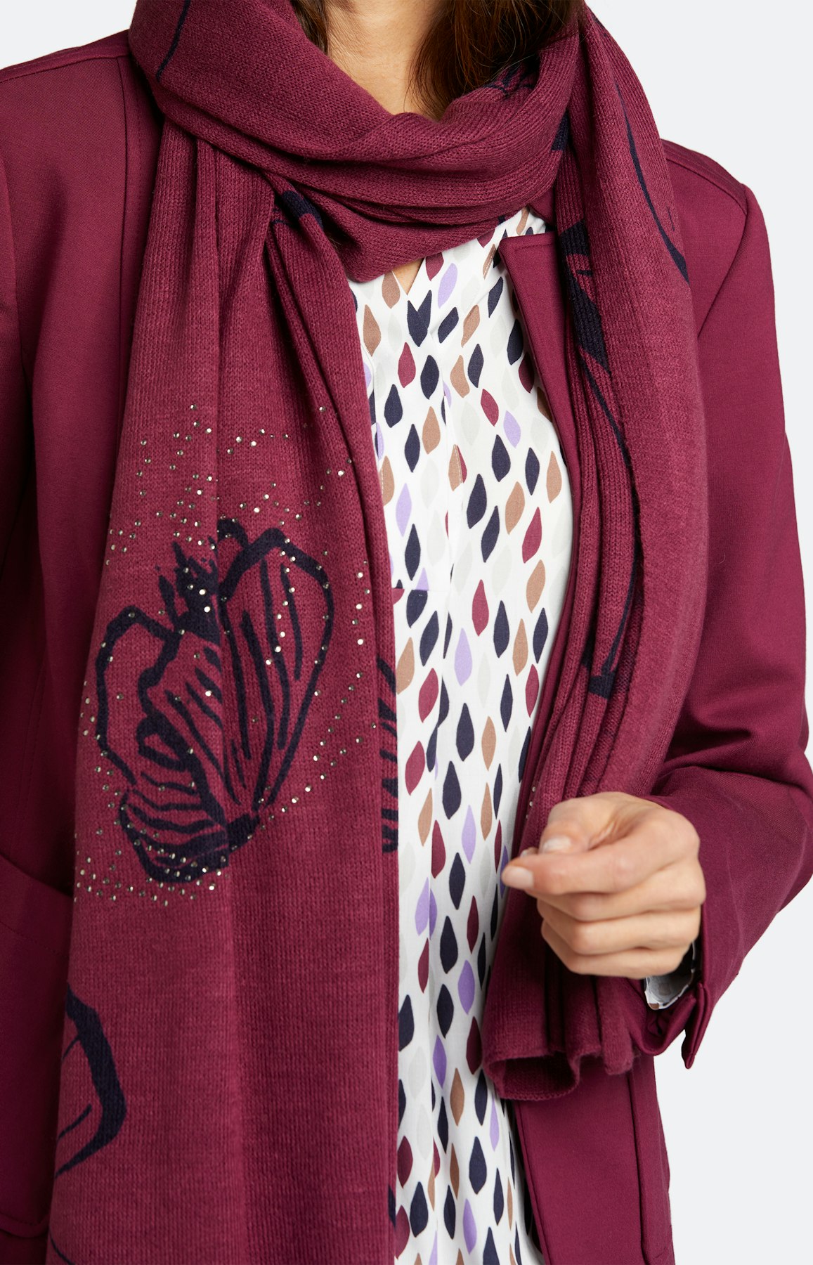 Strickschal mit Print