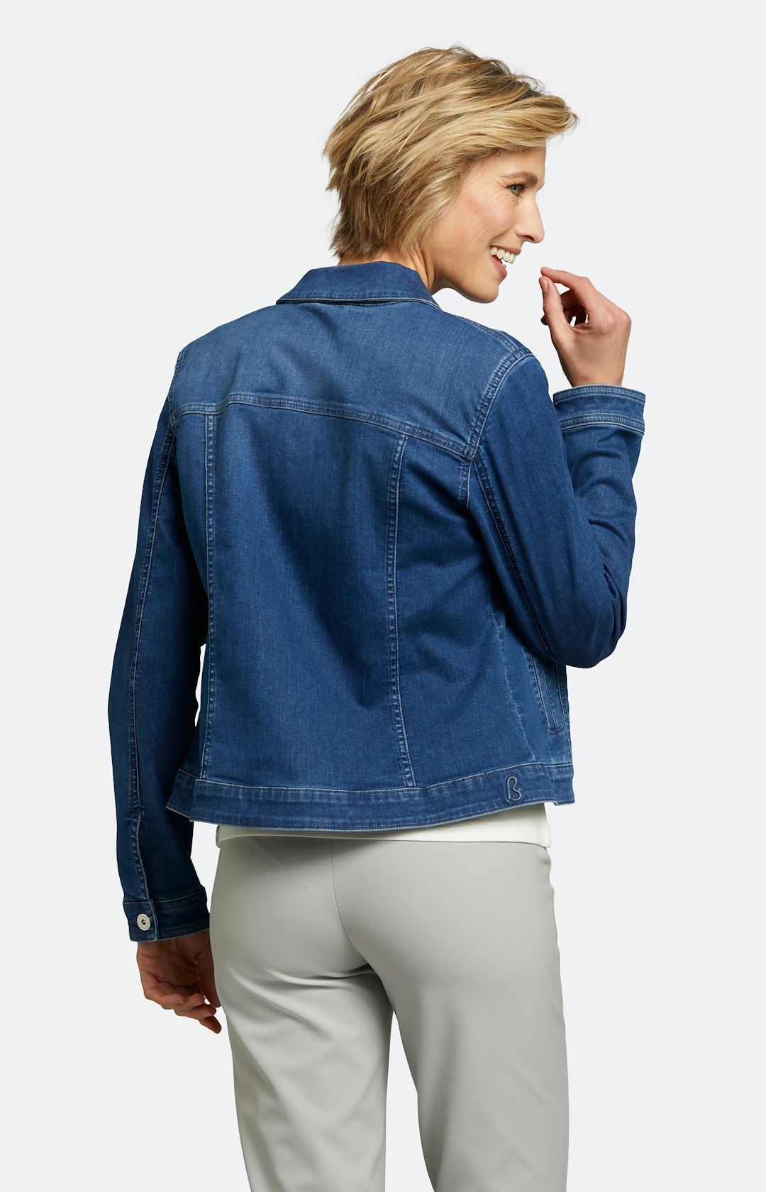 Jeansjacke mit Taschen