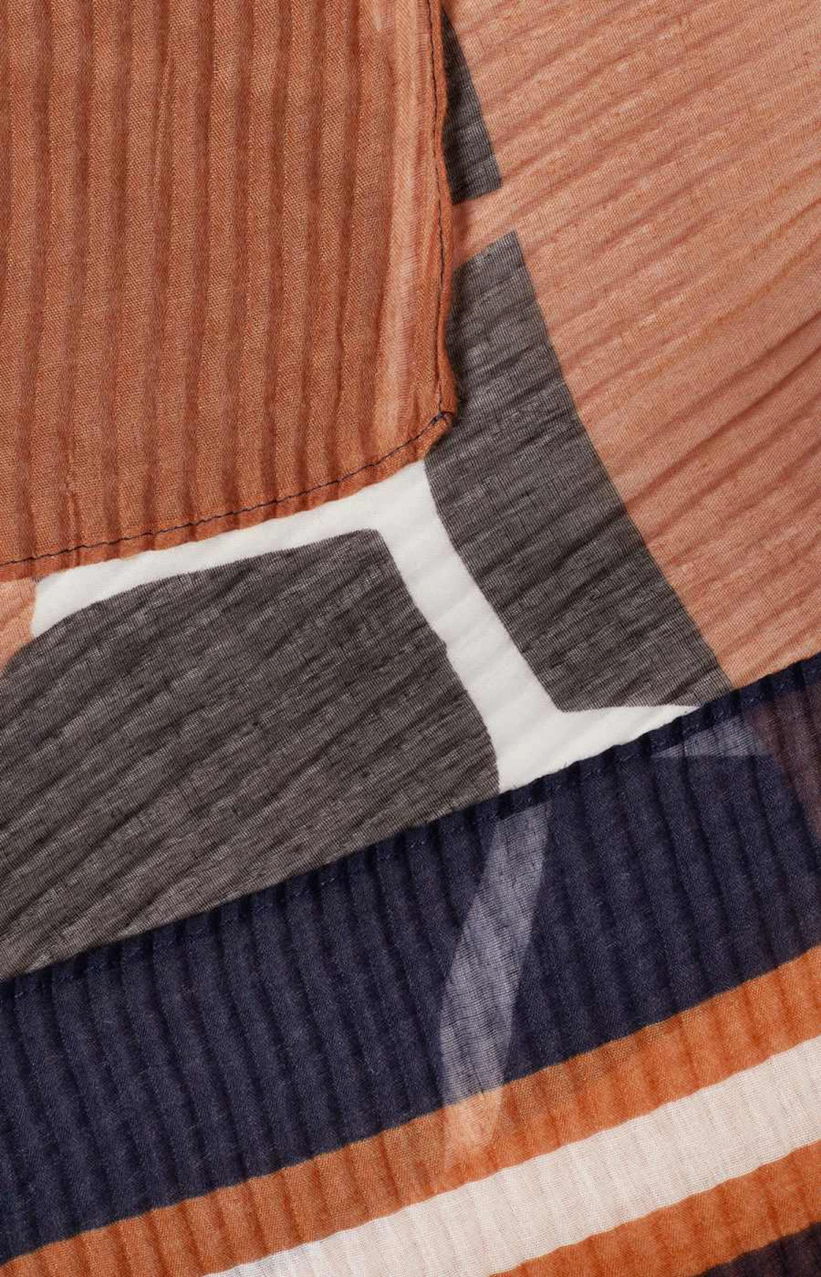 Schal mit Allover-Muster