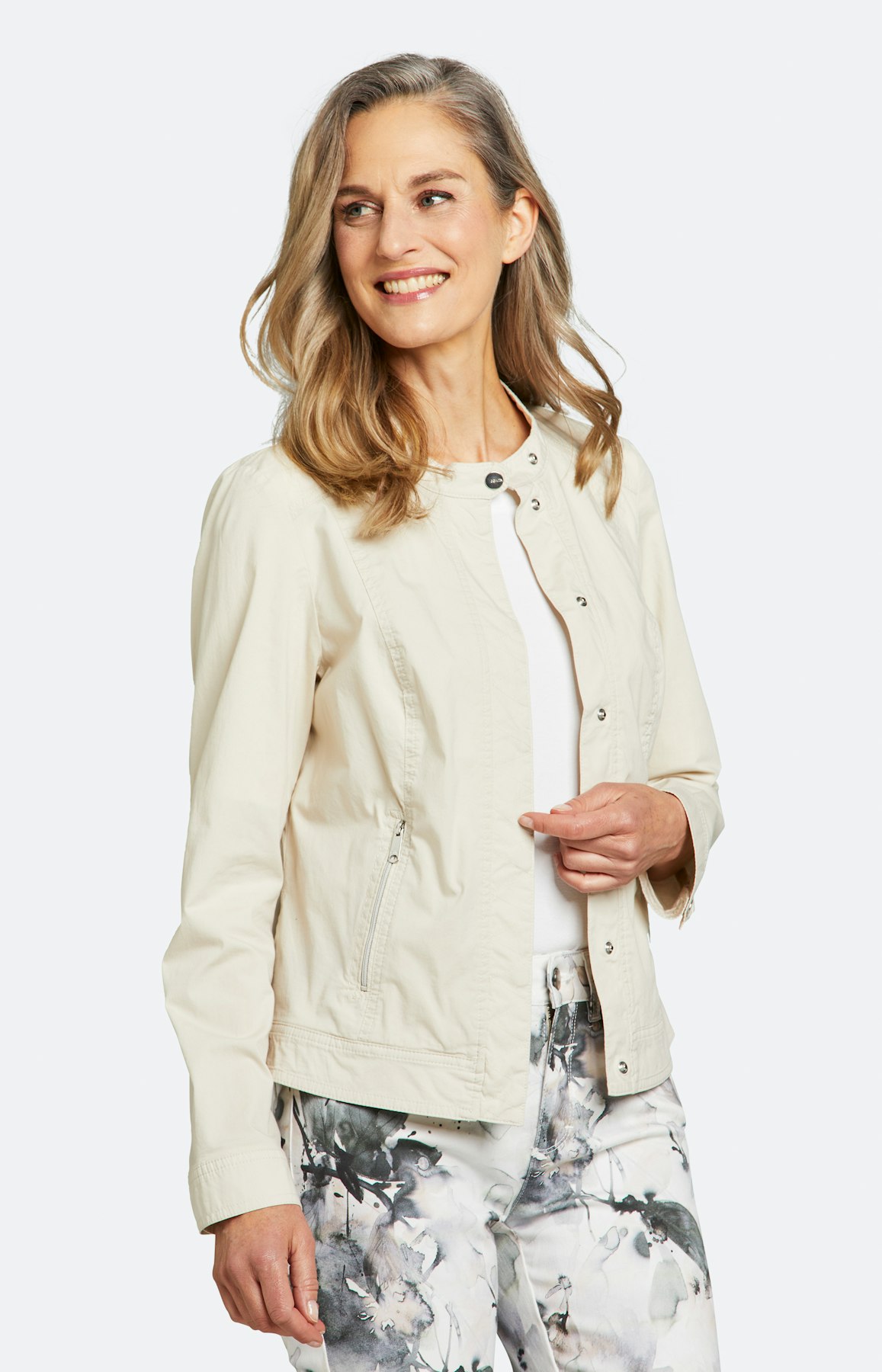 Kurzblazer mit Druckknöpfen