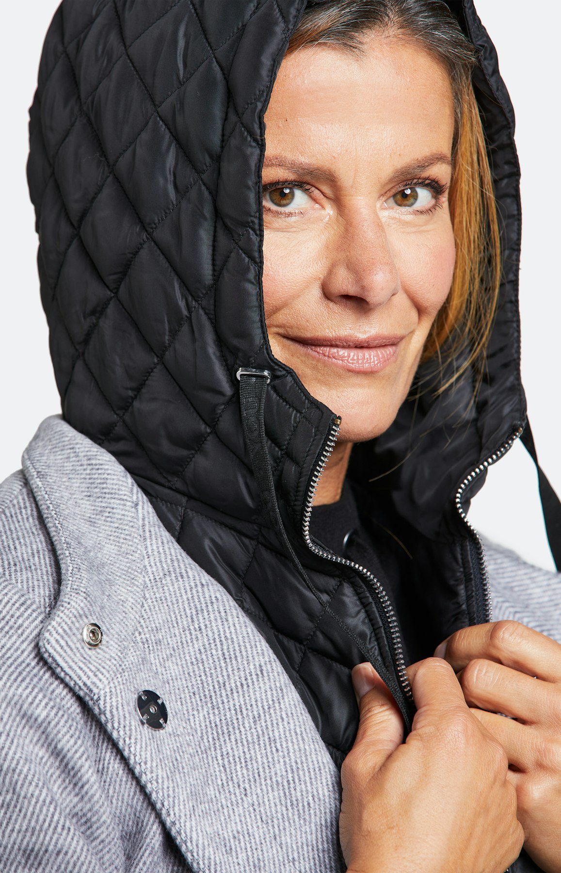 Lange Jacke mit Kapuze