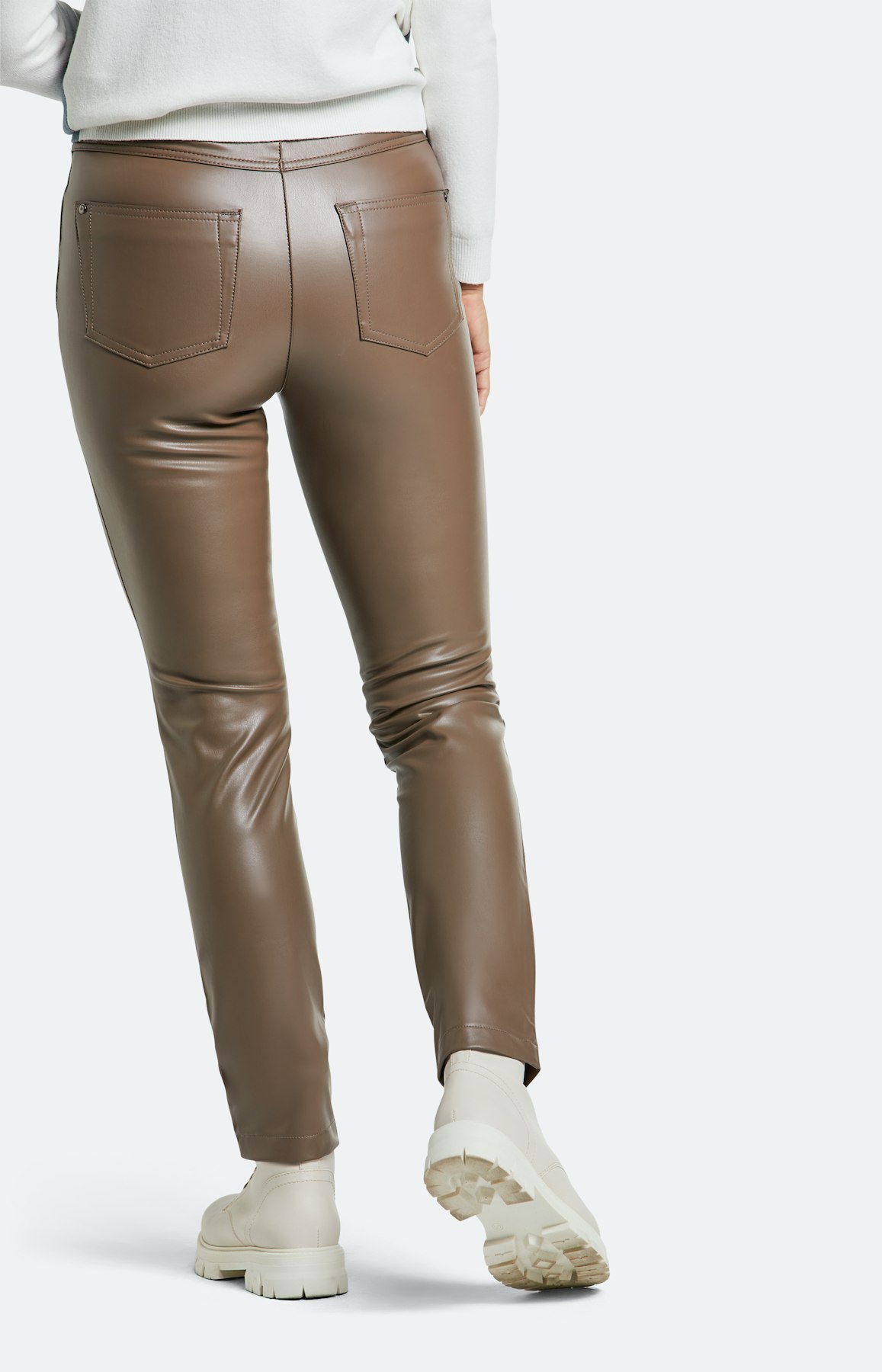 Hose mit schmalem Bein