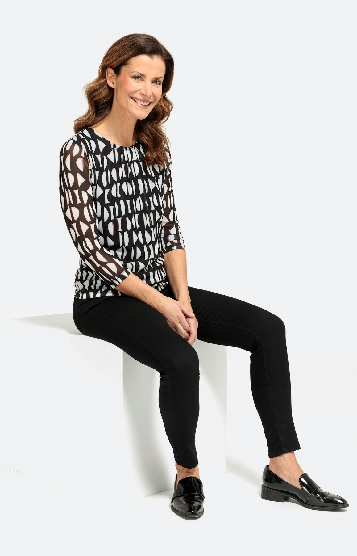 Shirt mit transparentem Ärmel