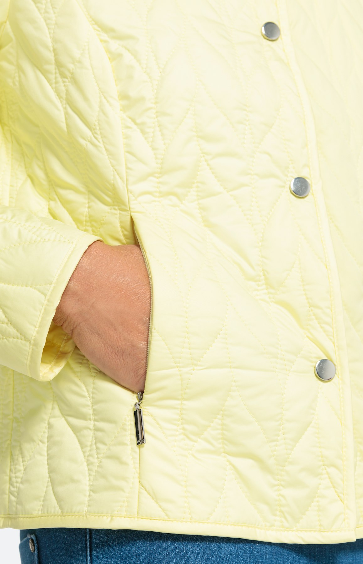 Steppjacke mit Druckknöpfen