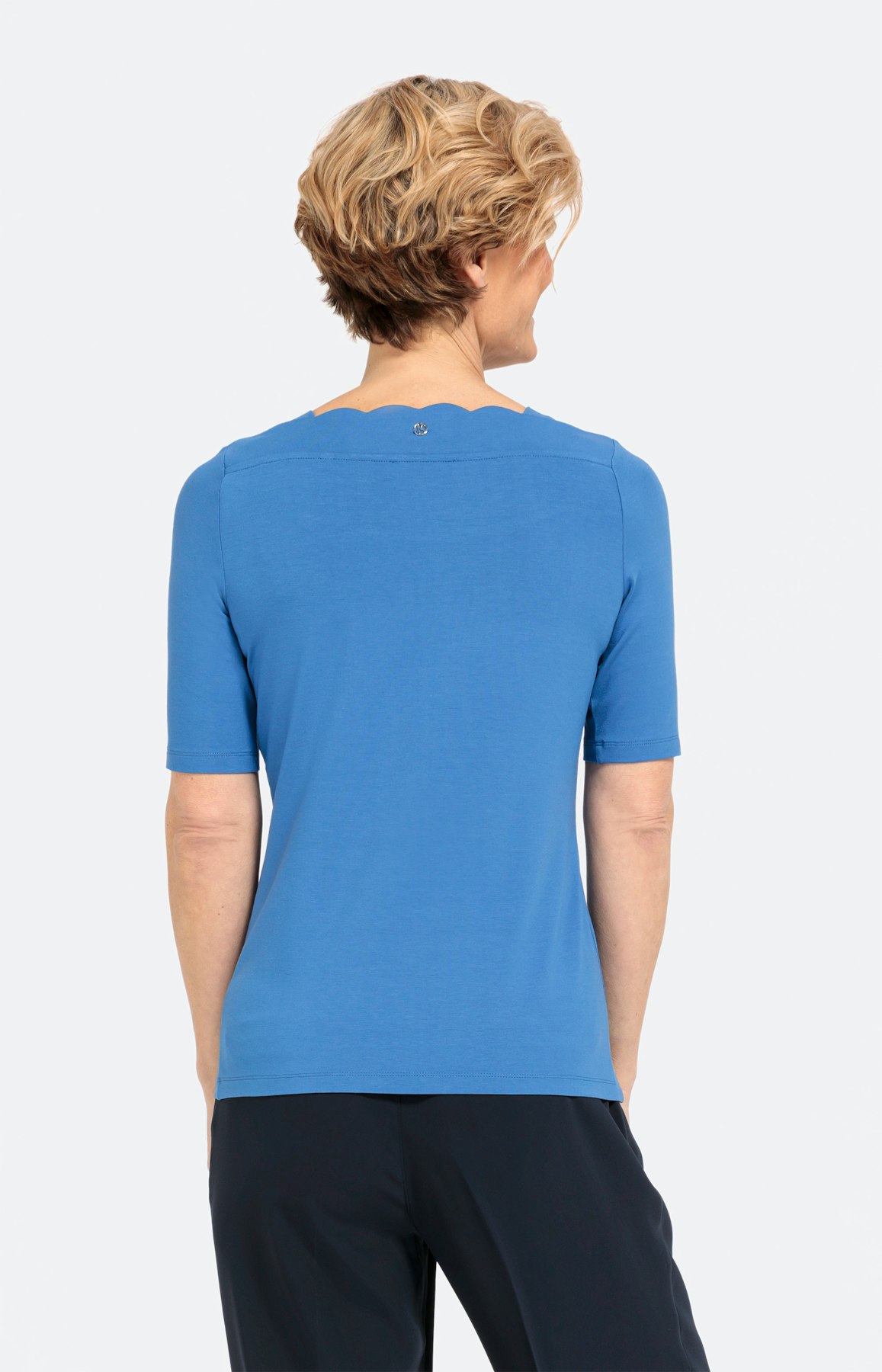 Halbarm-Shirt mit Trapez-Ausschnitt