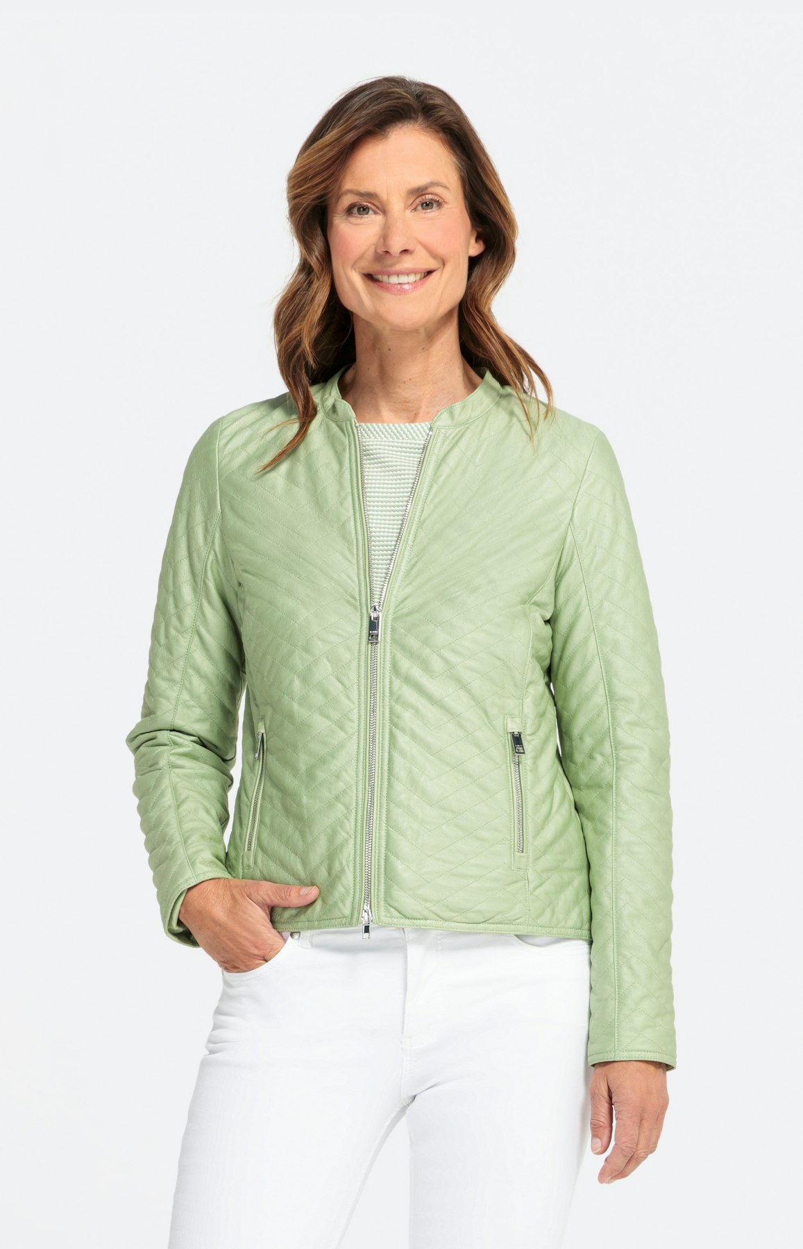 Kurze Kunstlederjacke mit Stehkragen