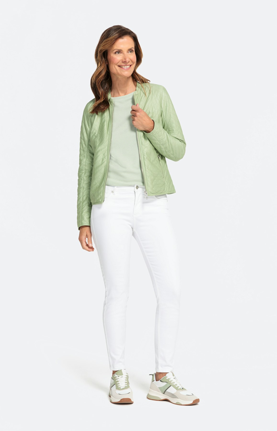 Kurze Kunstlederjacke mit Stehkragen