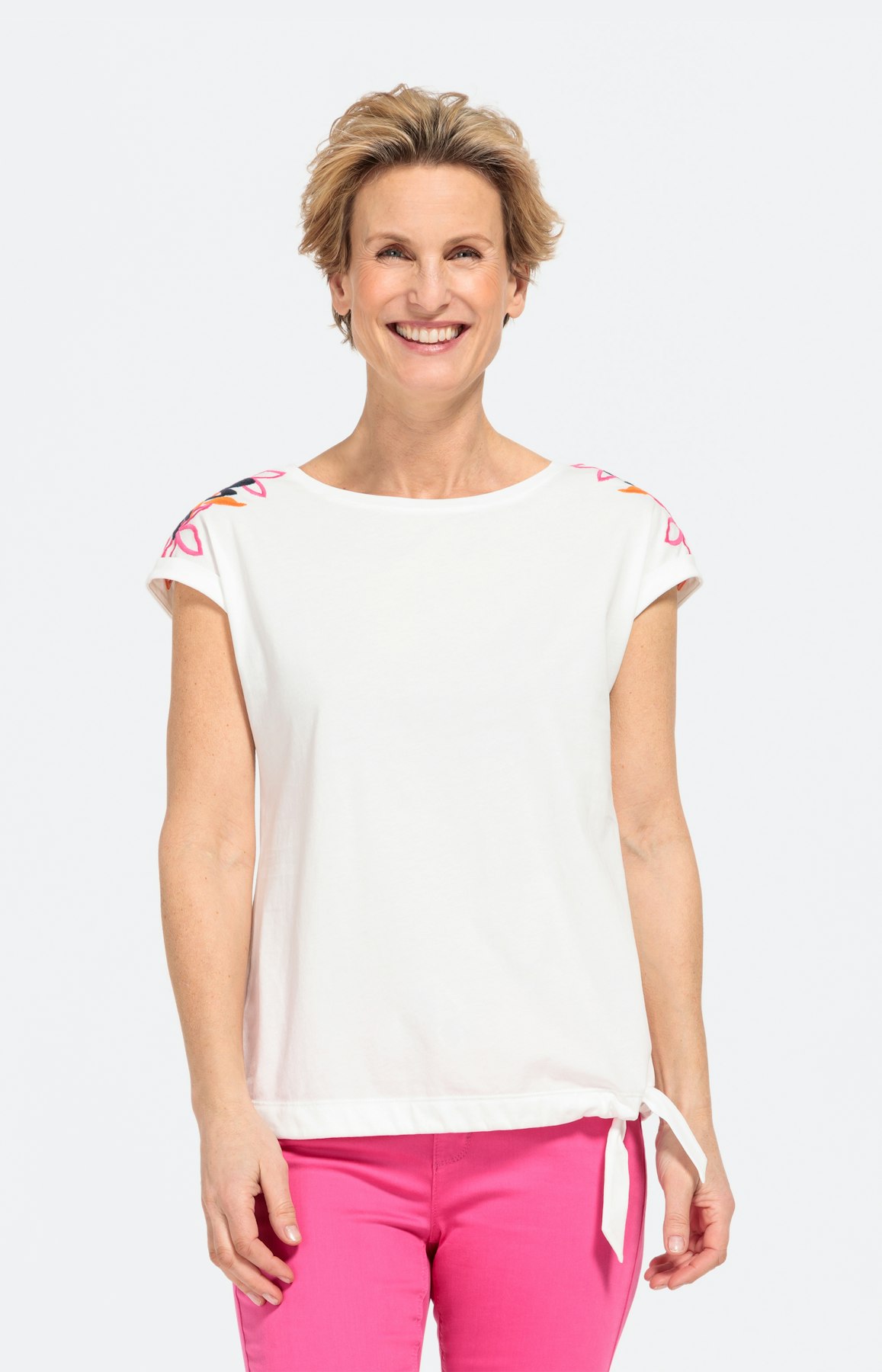 Kurzarm-Shirt mit bestickten Schultern