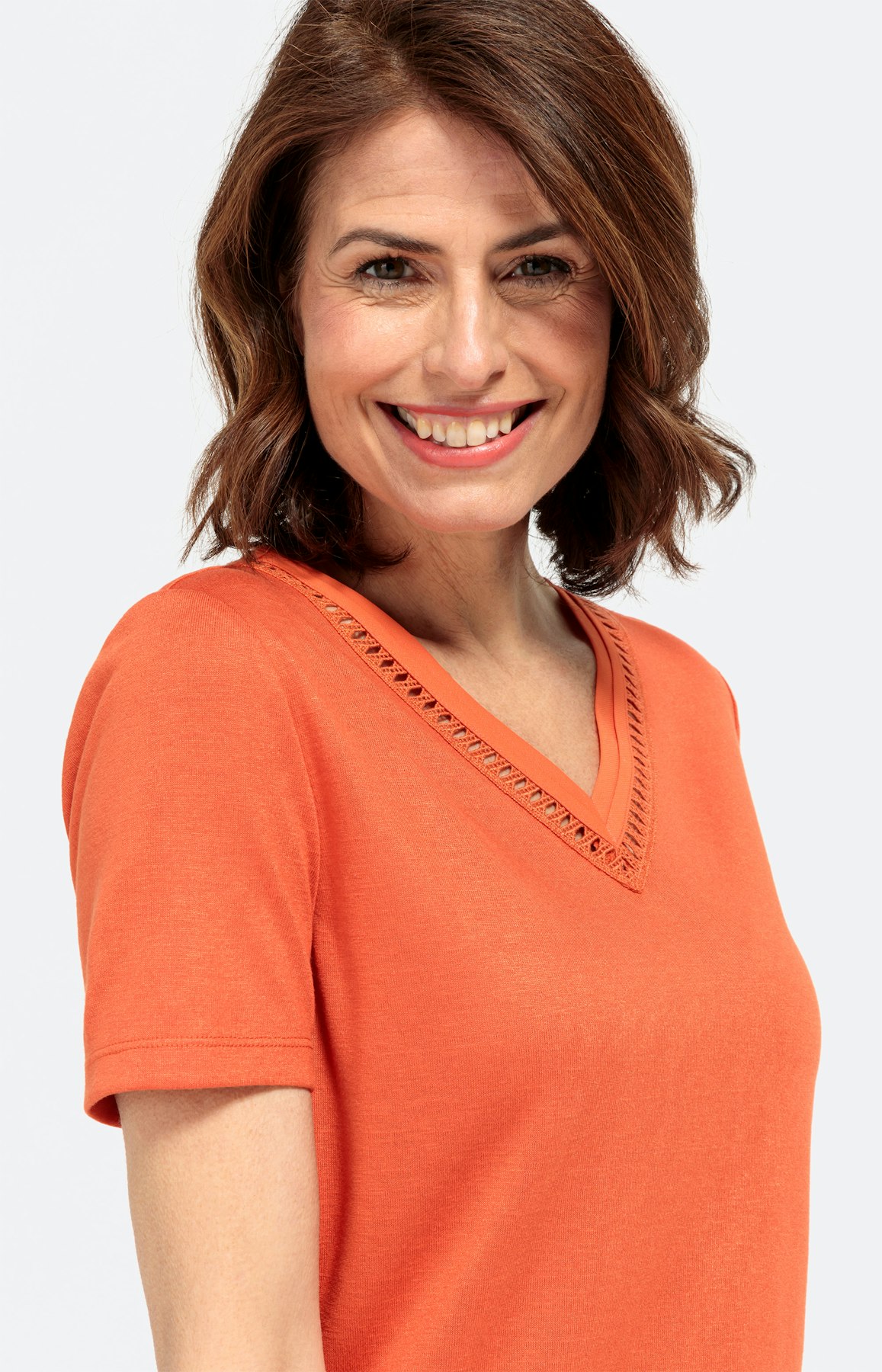 T-Shirt mit dekorativem V-Ausschnitt