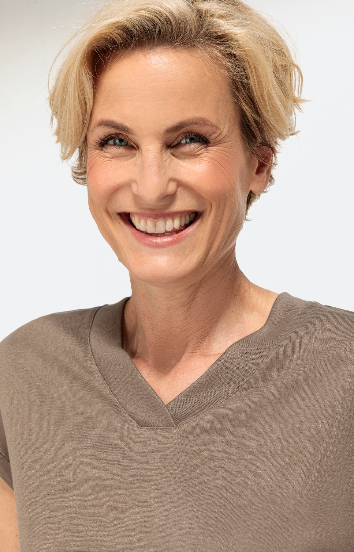 Uni-Shirt mit V-Ausschnitt