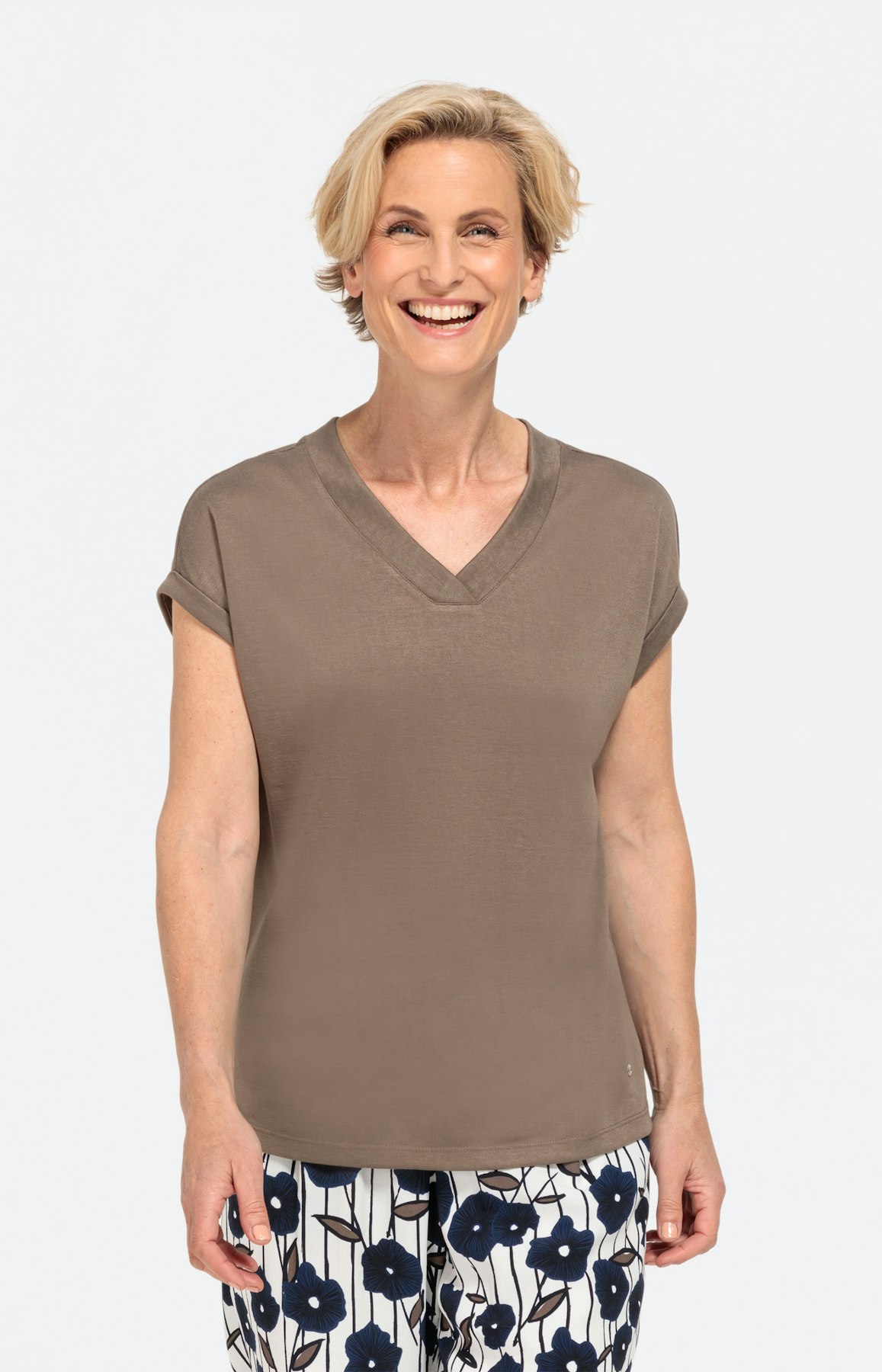 Uni-Shirt mit V-Ausschnitt