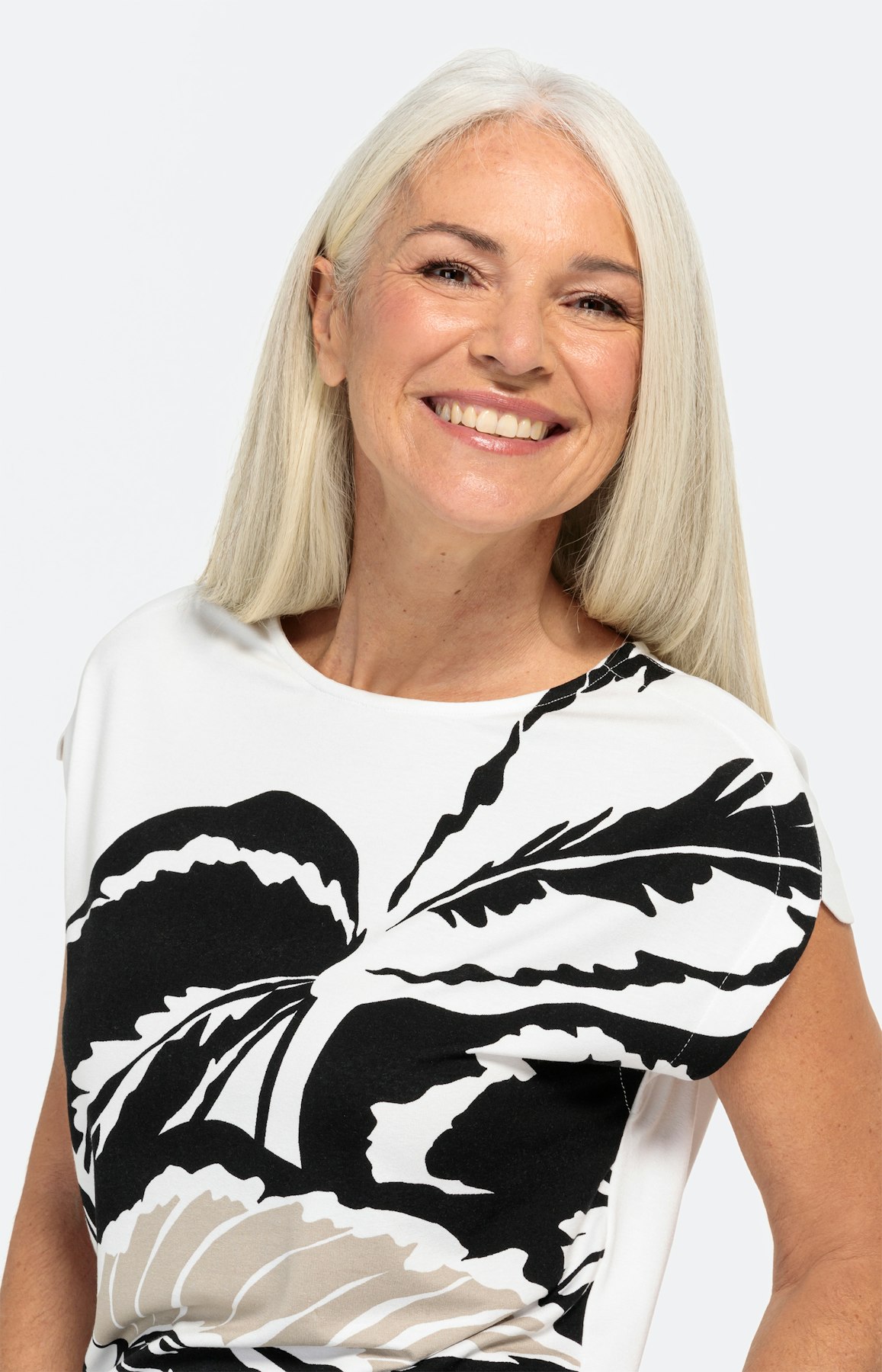 Kurzarm-Shirt mit Palmen-Print vorn