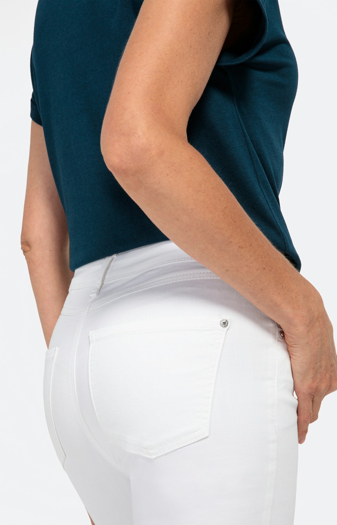 Capri-Jeans mit Schlitzen 22inch