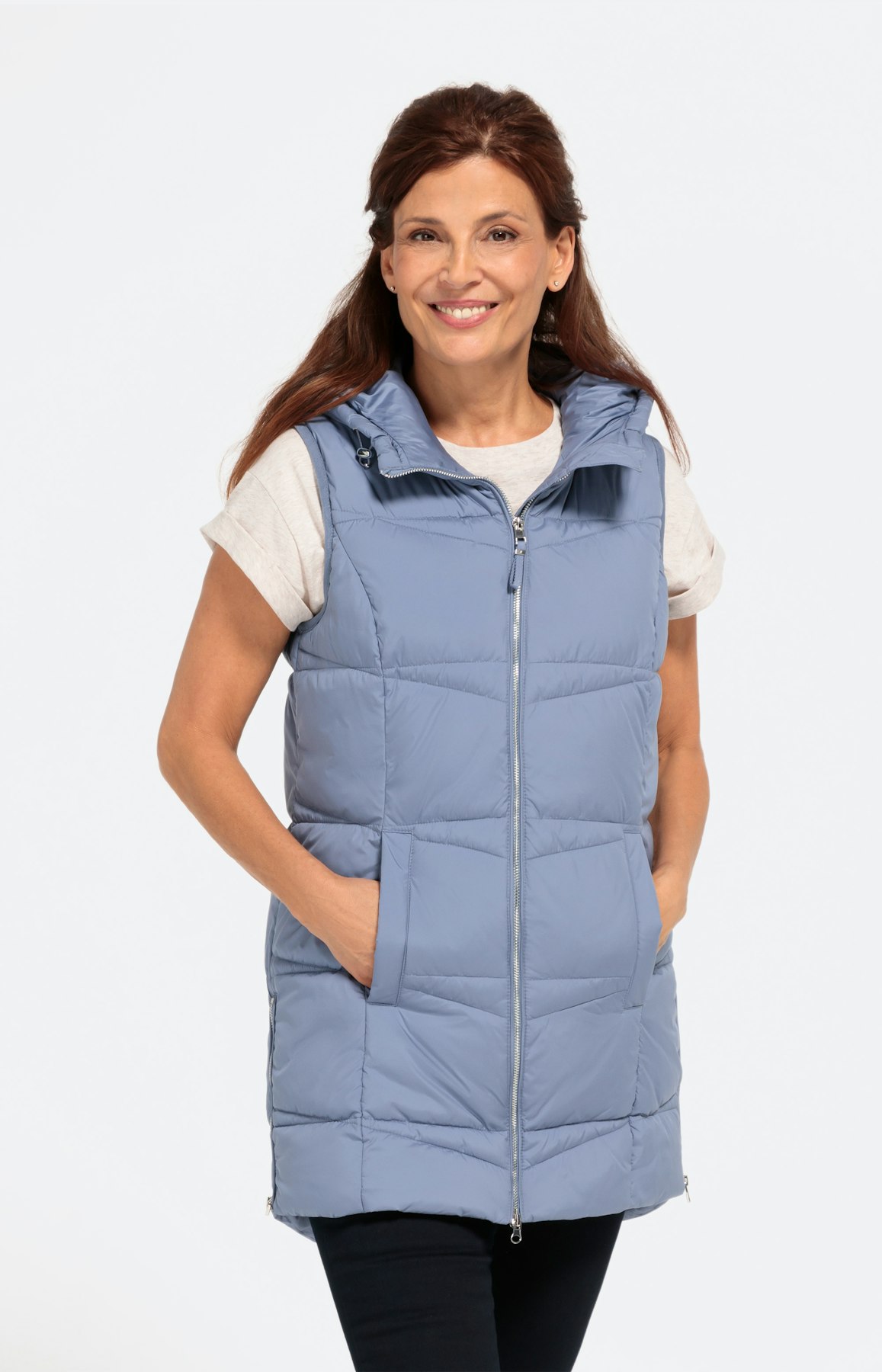 Lange Weste mit Wattierung und Kapuze