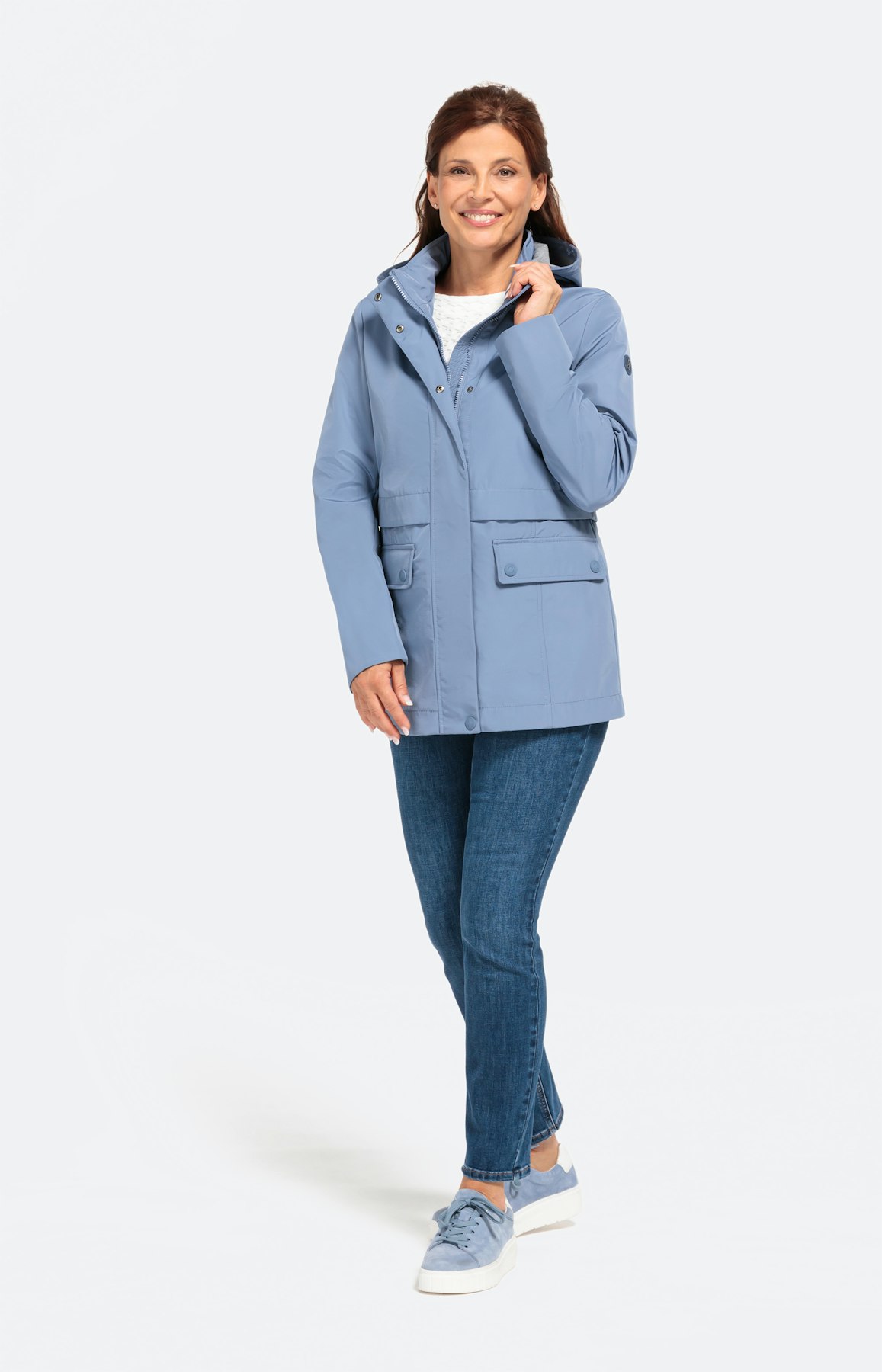 Softshelljacke mit abnehmbarer Kapuze