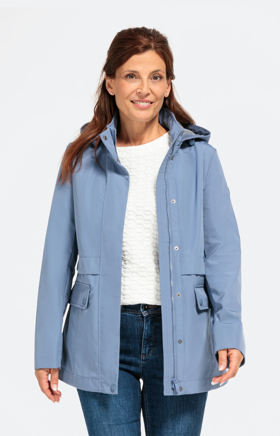 Softshelljacke mit abnehmbarer Kapuze