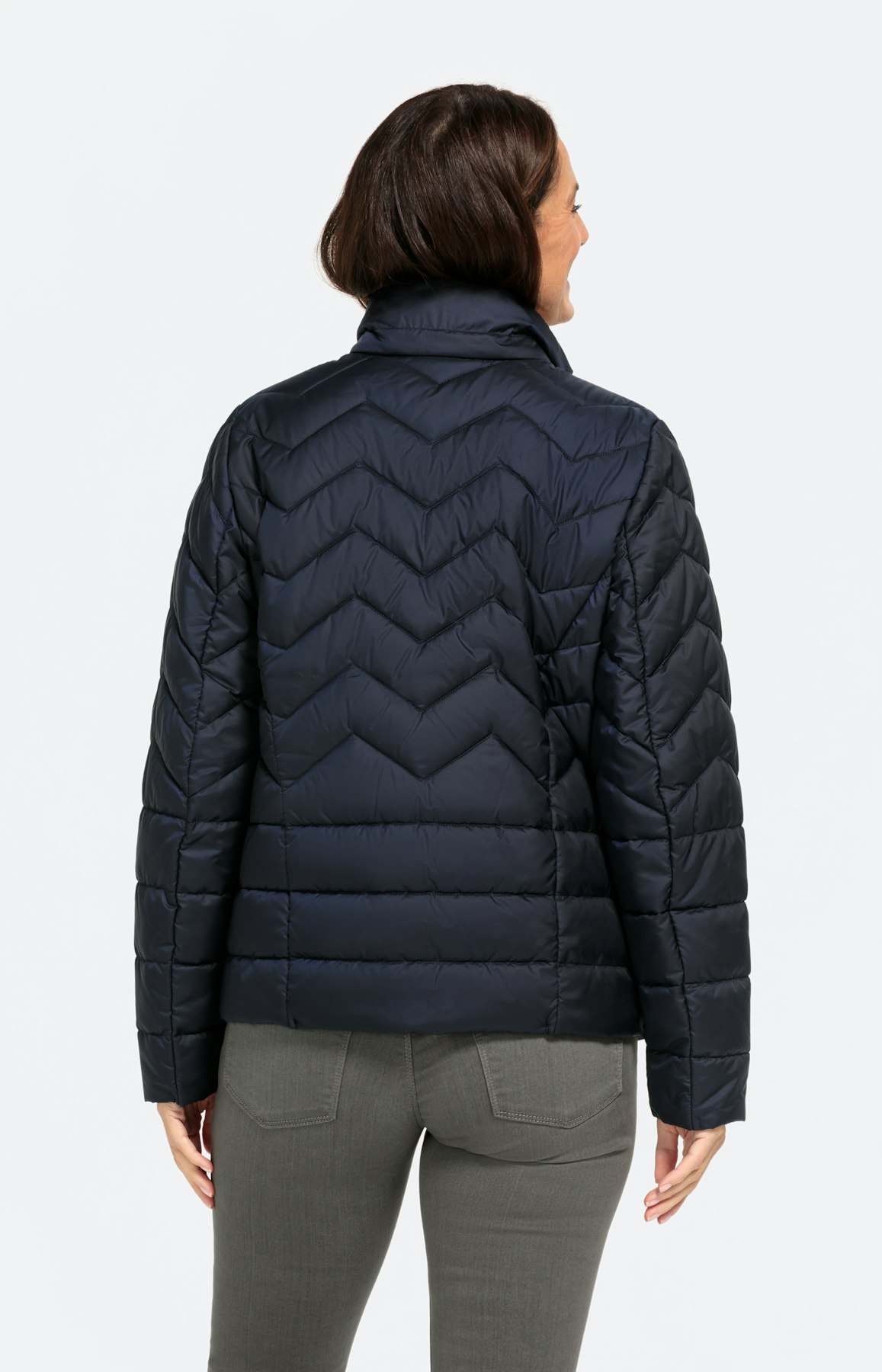 Steppjacke mit versteckter Kapuze