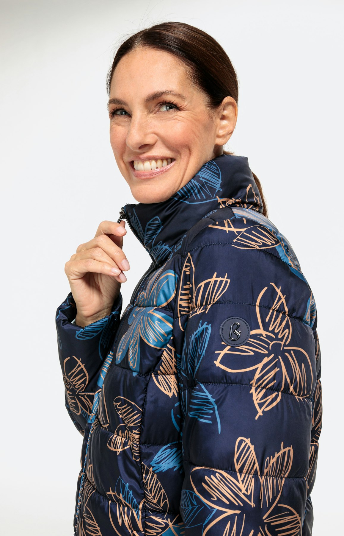 Steppjacke mit Blumenmuster