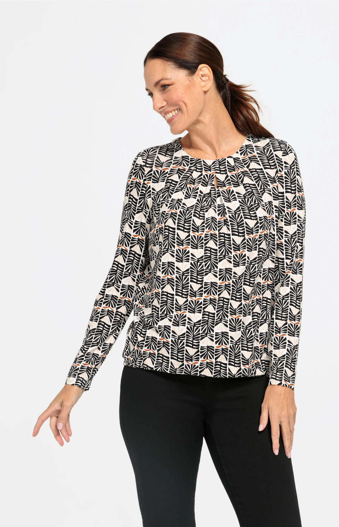 Langarmshirt mit Falten am Ausschnitt