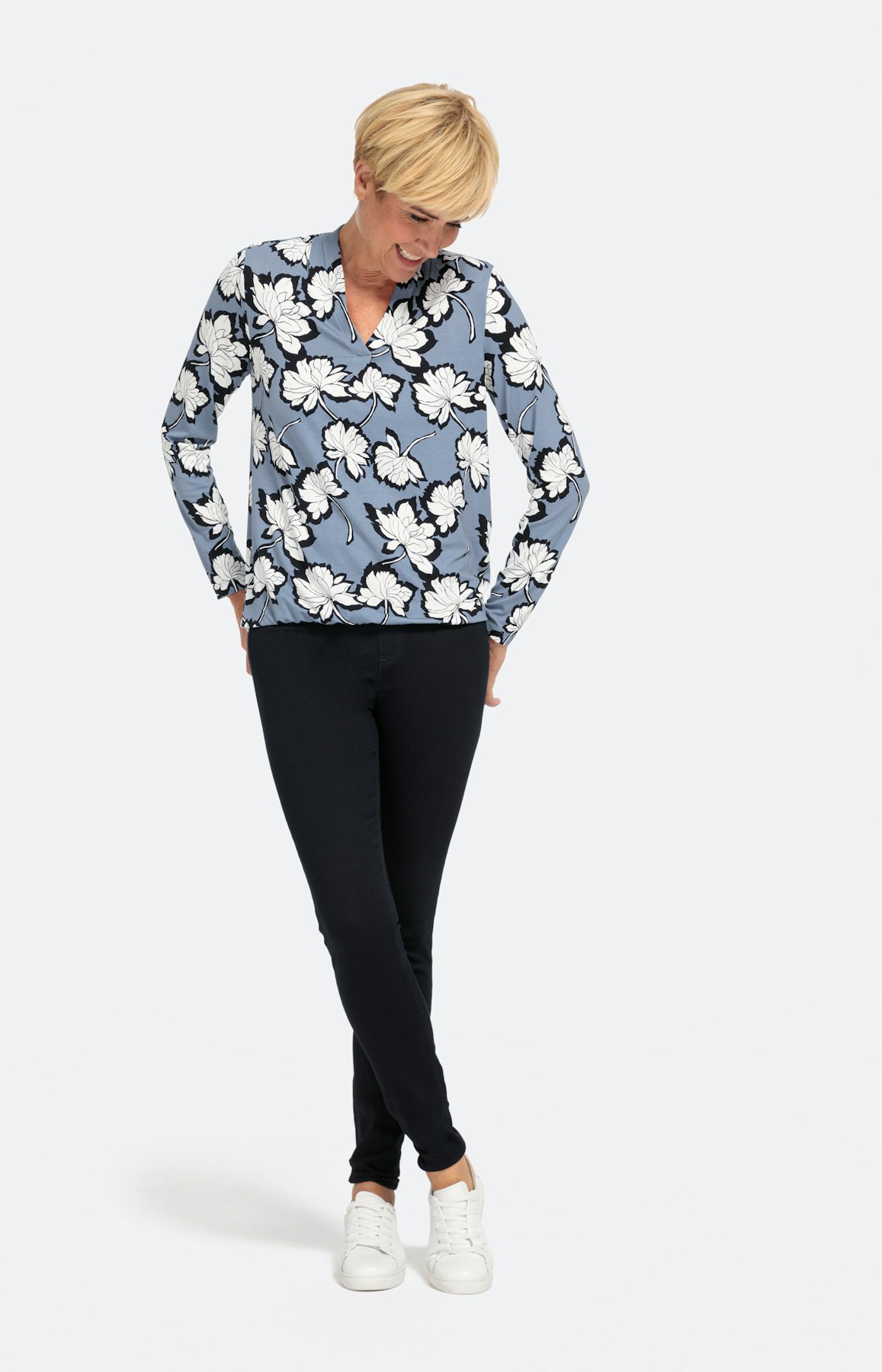 Florales Langarmshirt mit V-Ausschnitt
