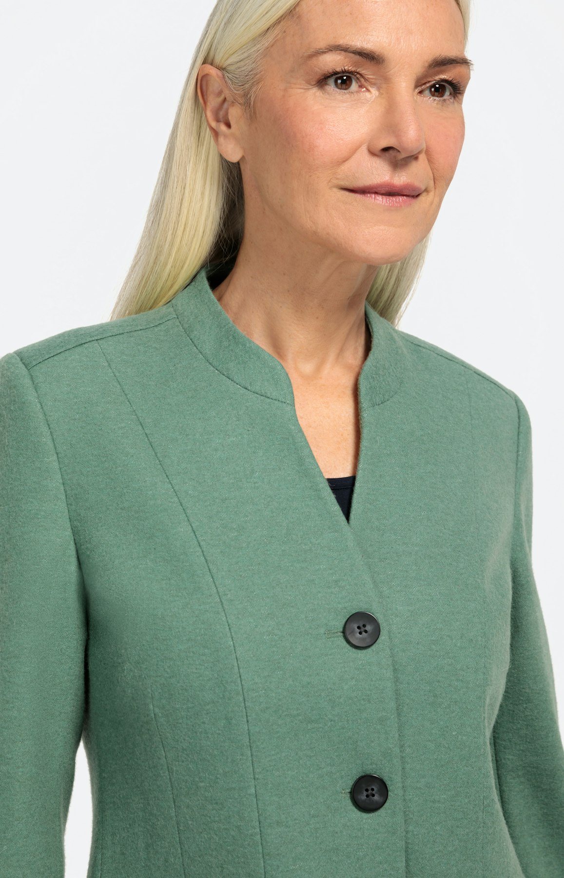 Woll-Blazer mit Knöpfen und Stehkragen