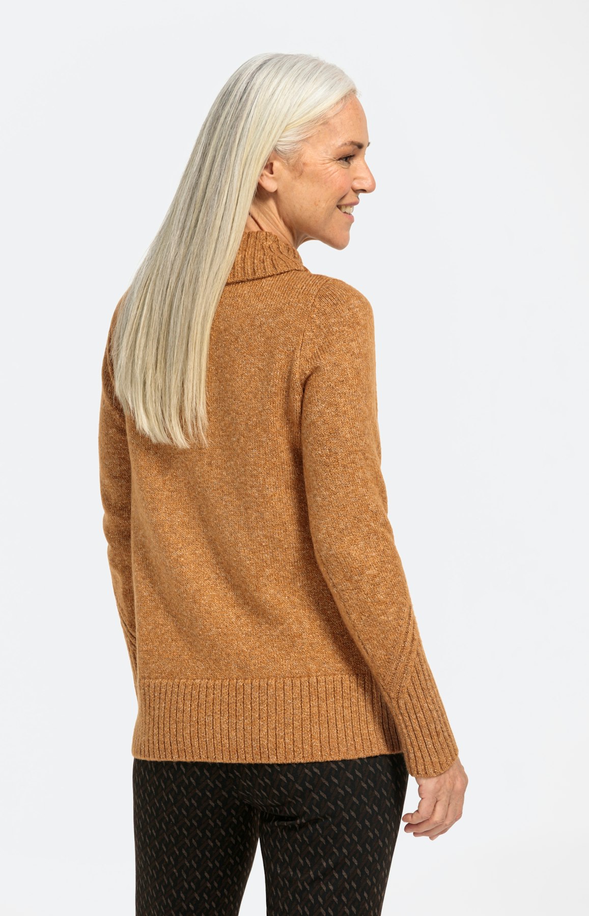 Langärmliger Pullover mit Ripp-Details