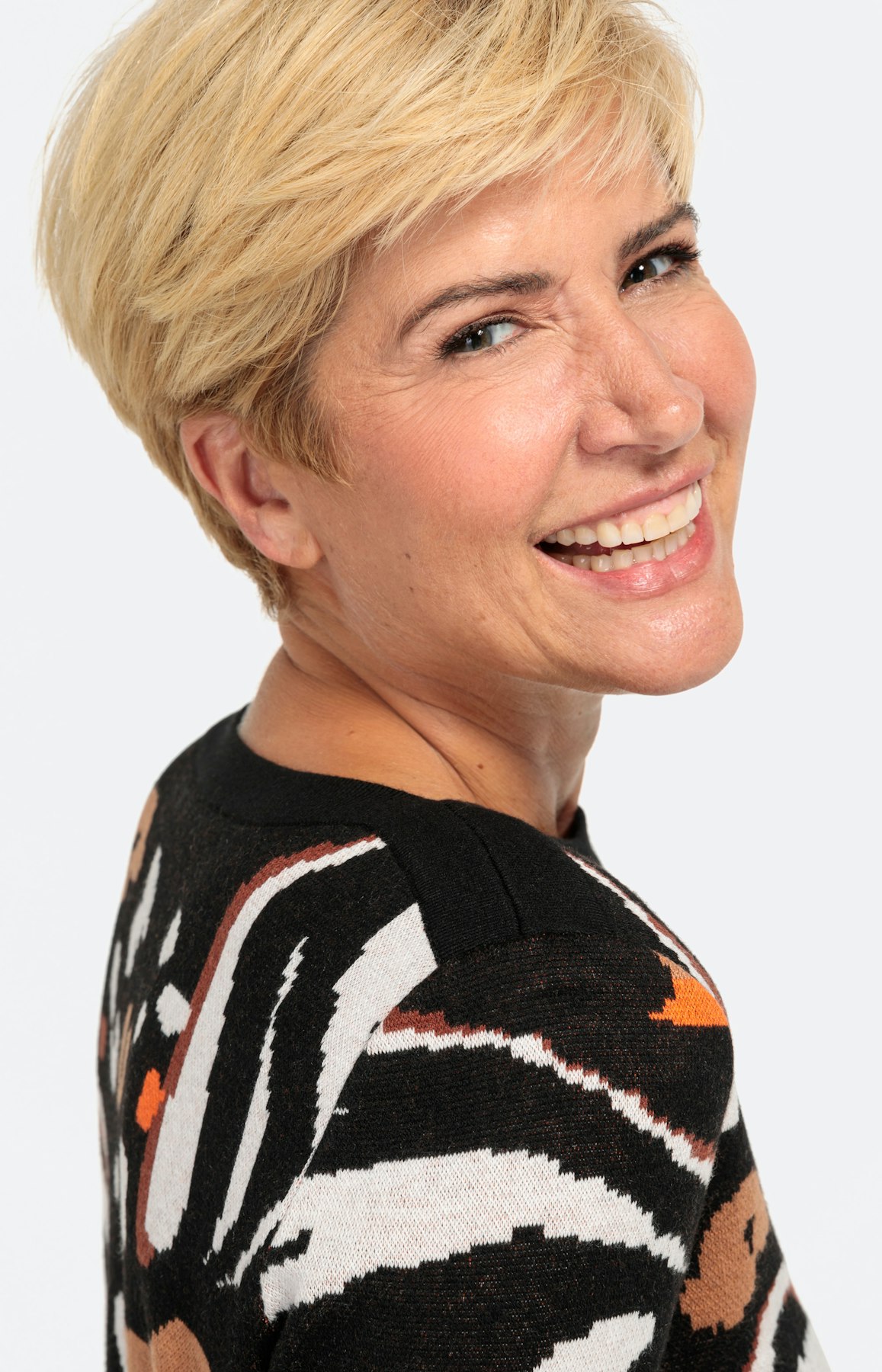 Strickpullover mit buntem Leo-Muster