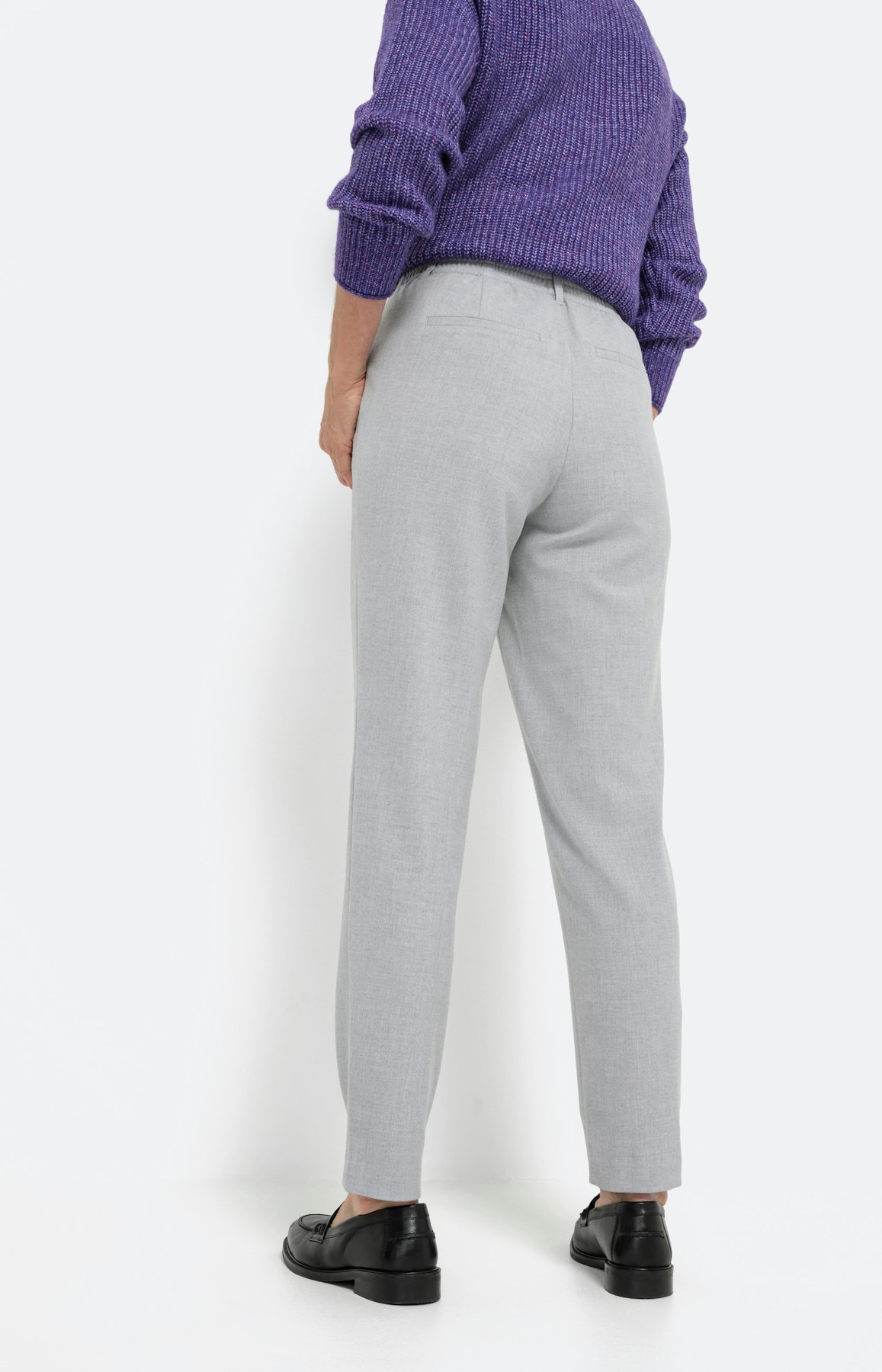 Zigarettenhose mit elastischem Bund