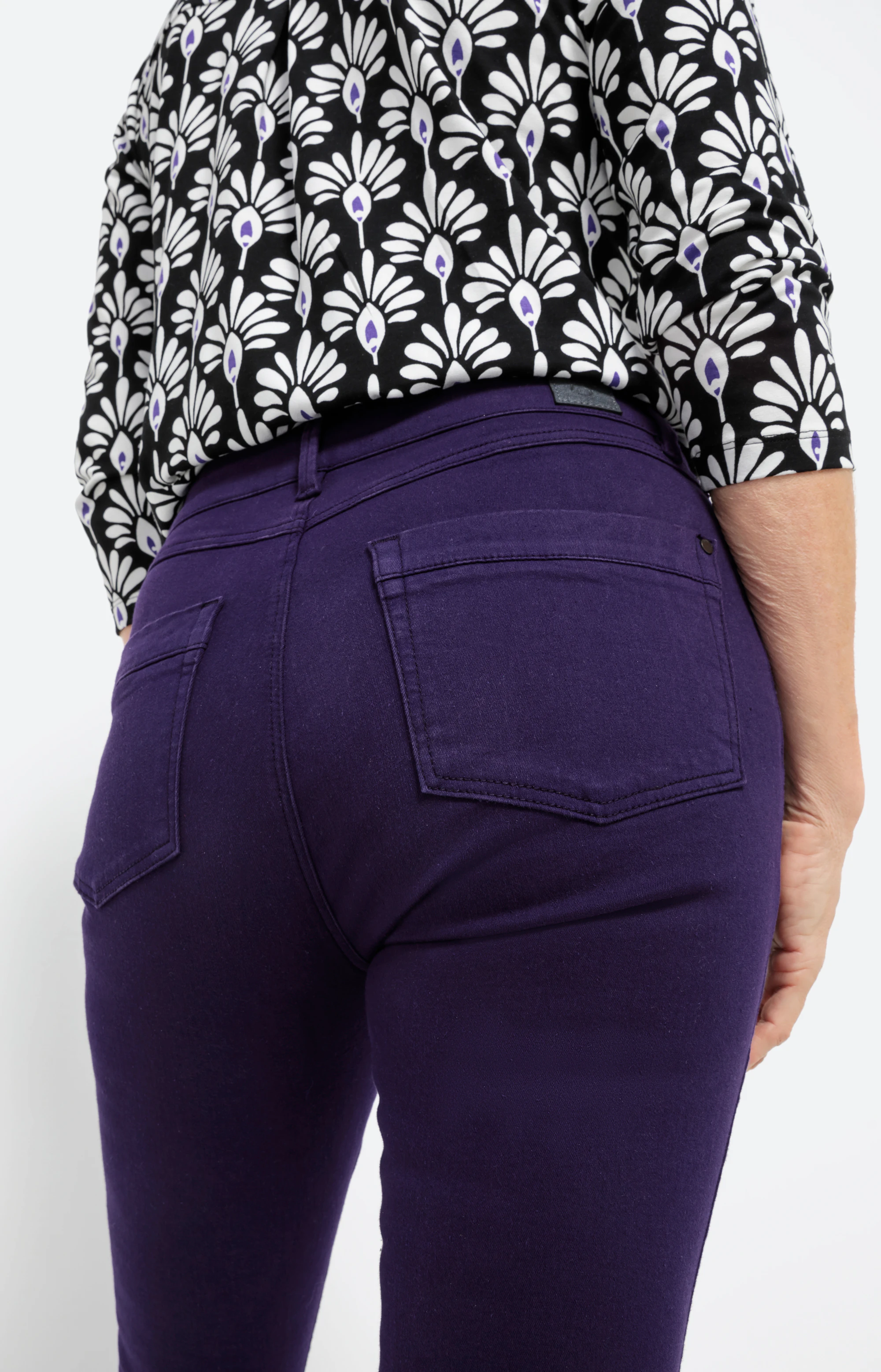 Stylische Denim Hose im Oceanic Design für Damen