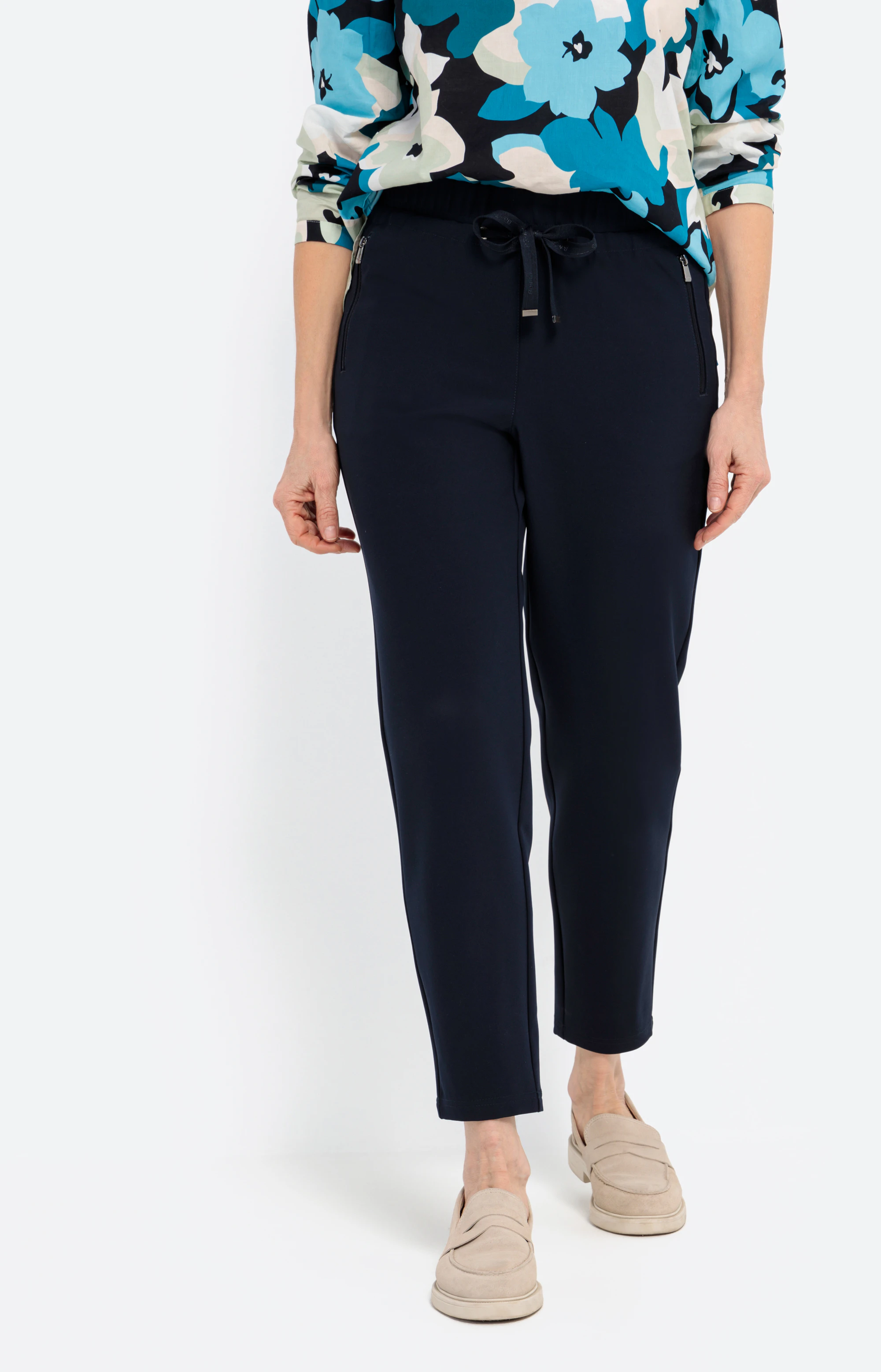 MAC Easy Active Jogginghose – Relaxed Fit, Leichter Techno-Stretch, Mit Tunnelzug & Reißverschlusstaschen