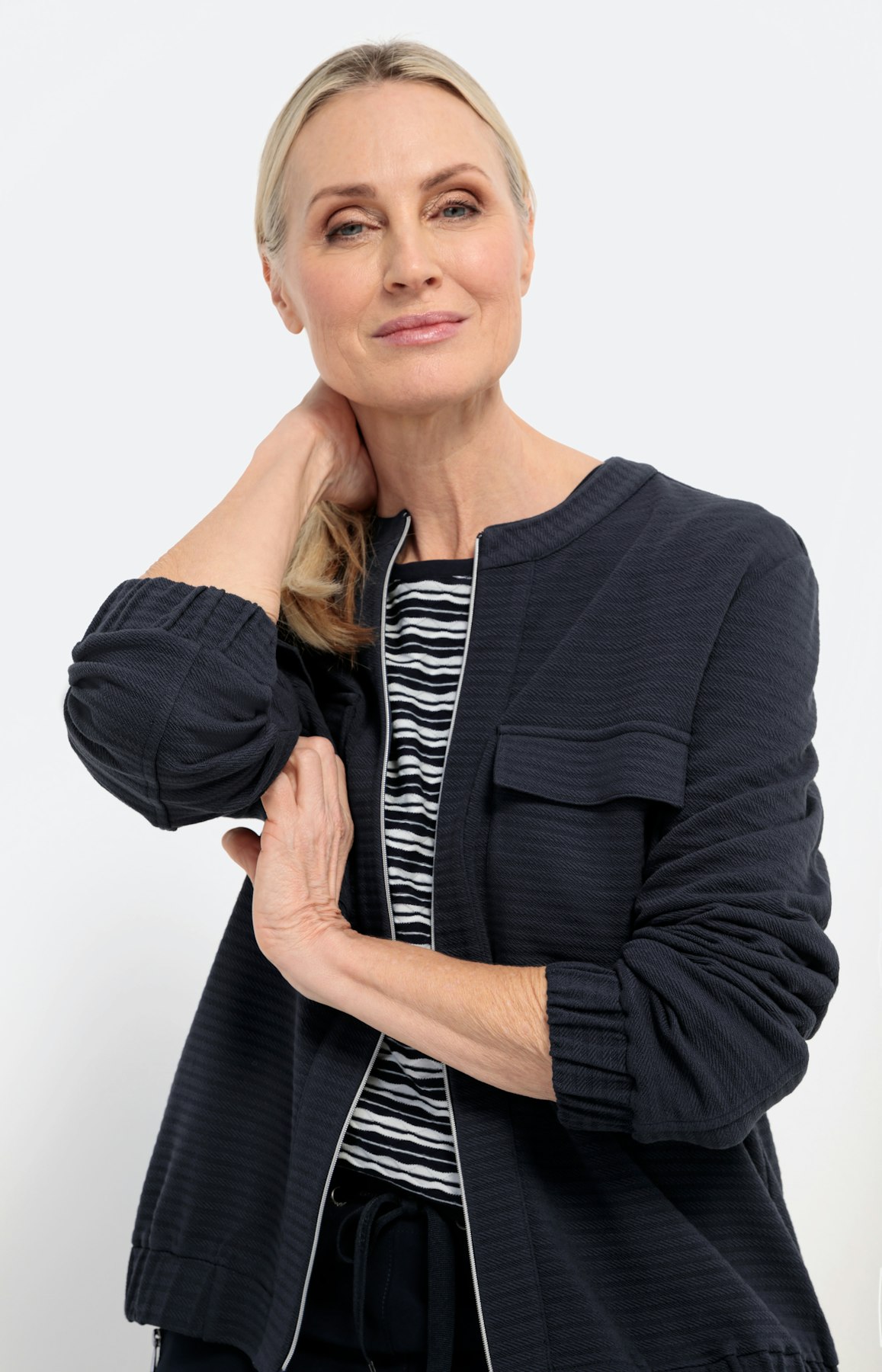 Licht jasje in blousonstijl