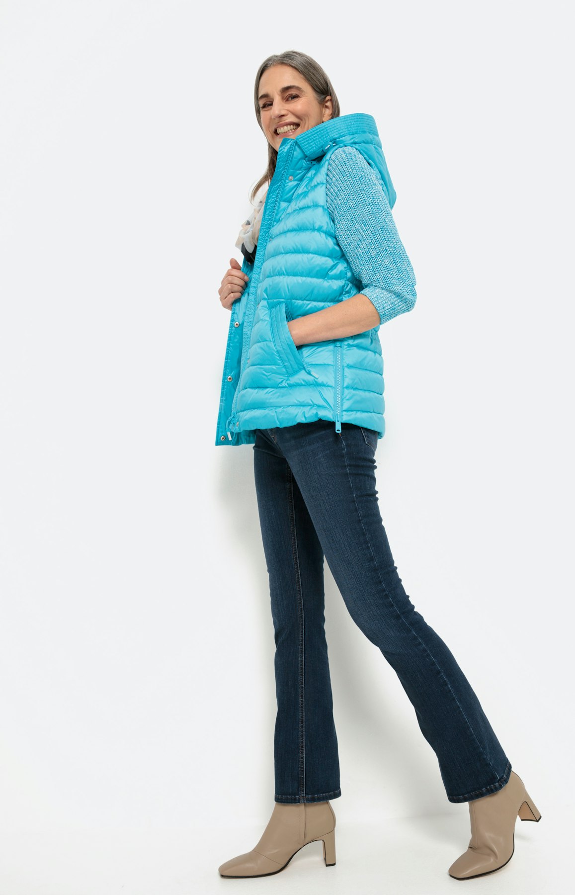 Bodywarmer met een afneembare capuchon