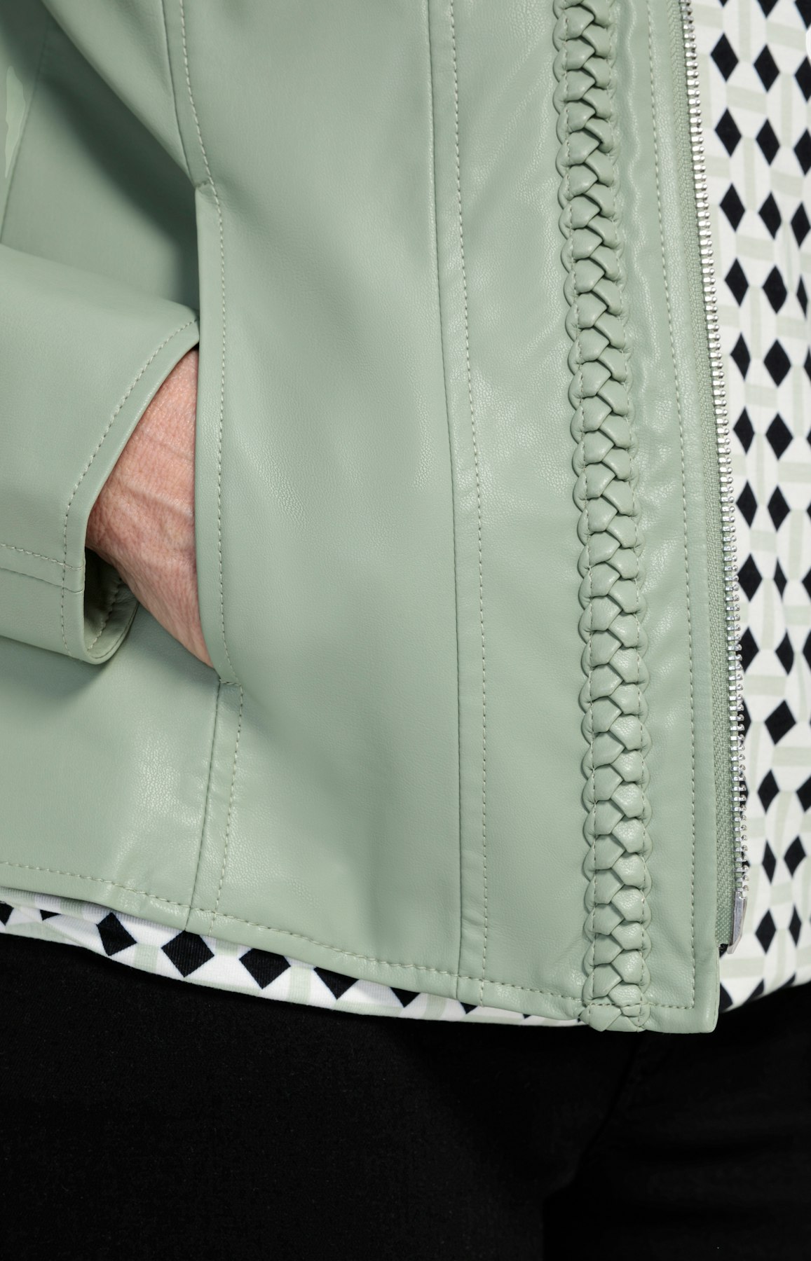 Korte Blazer in lederen optiek