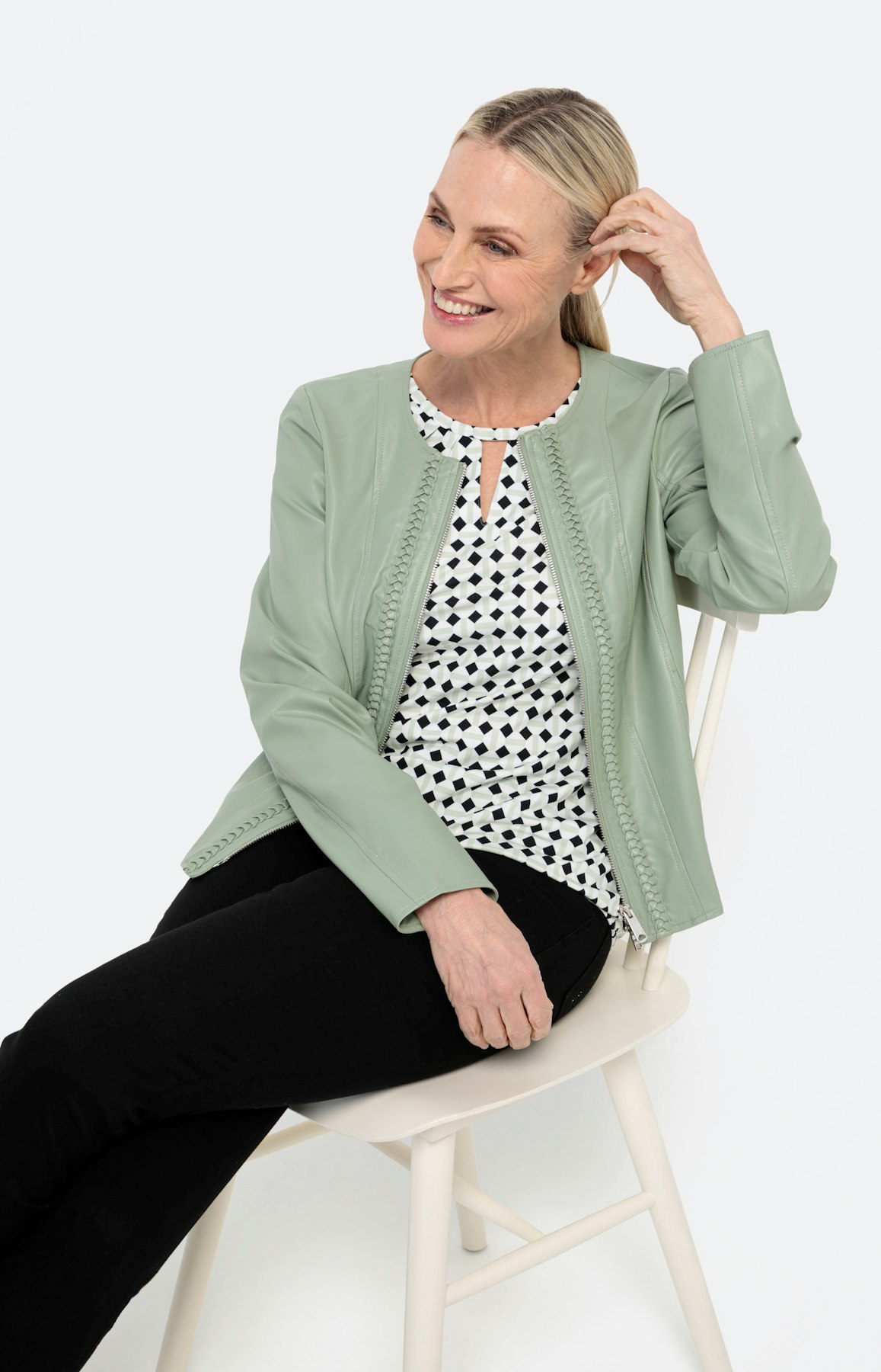 Korte Blazer in lederen optiek