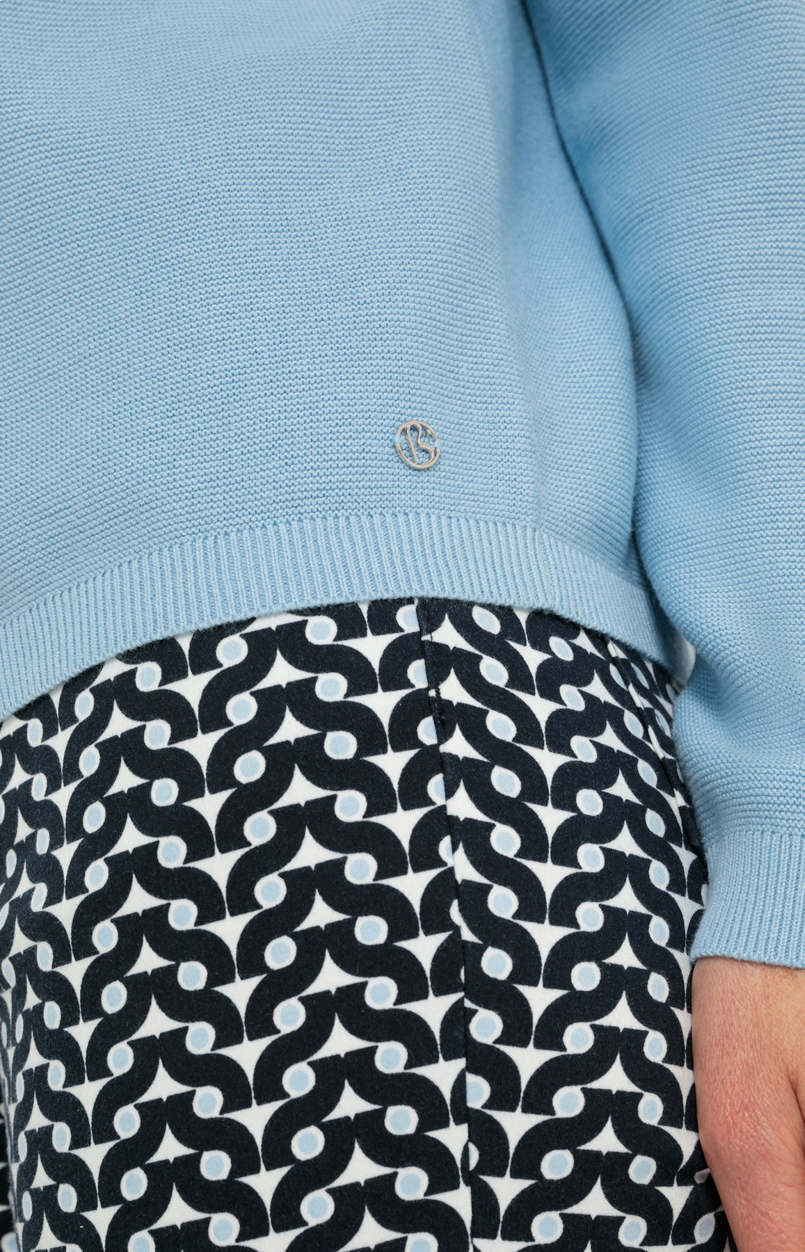 Capuchontrui met lange mouwen