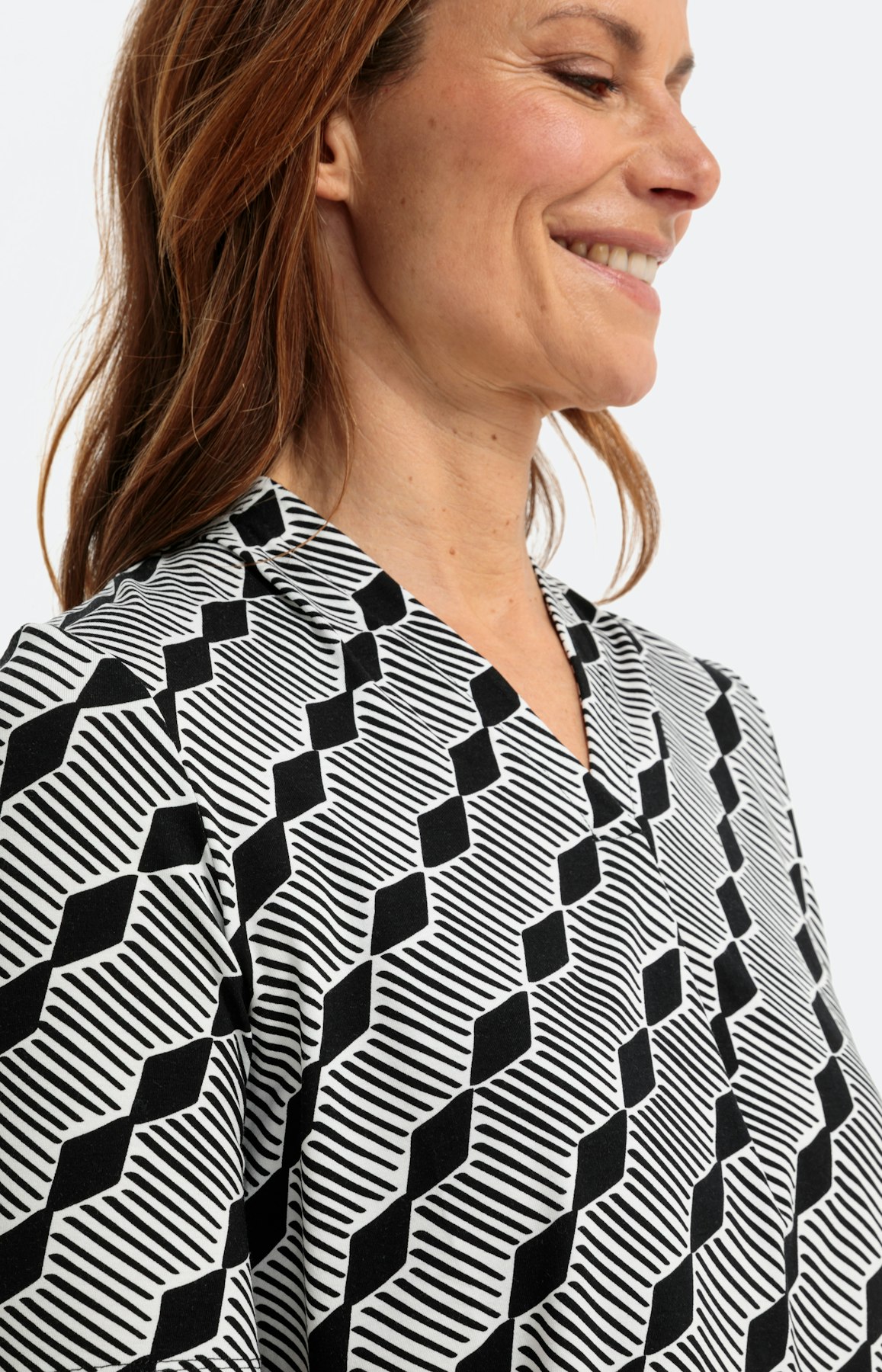 T-shirt met een V-hals en korte mouwen