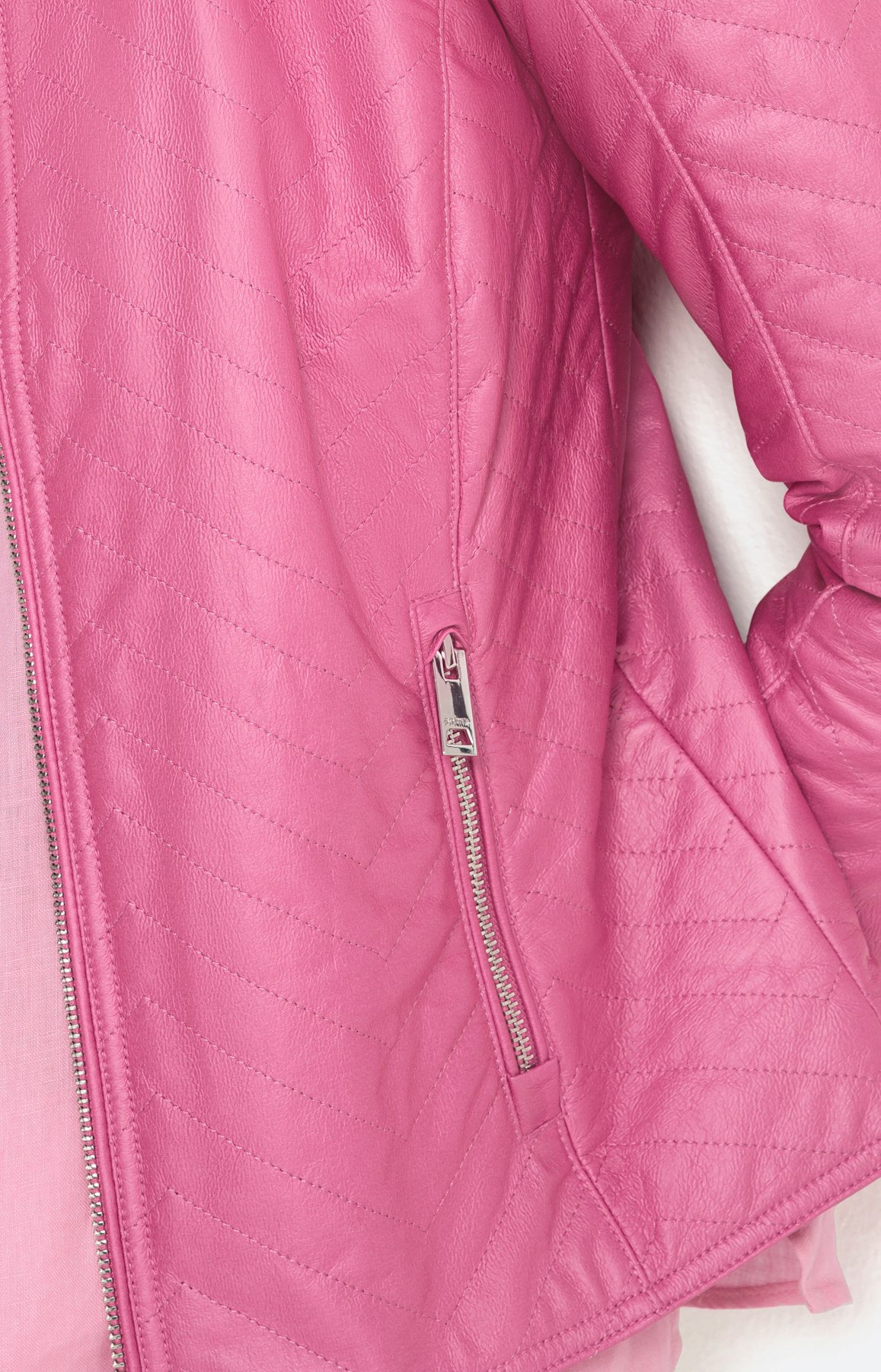 Padded jas in lederen optiek, pink