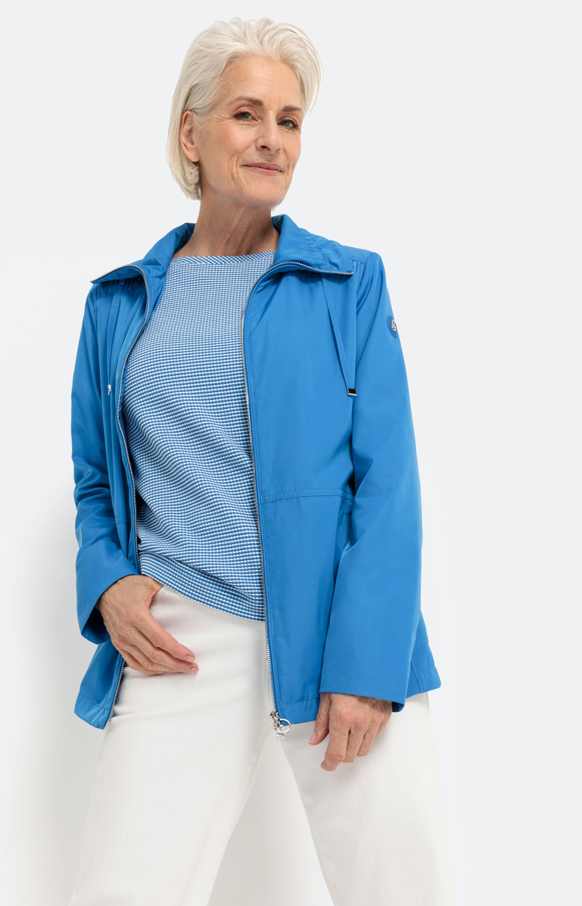 Zomerjack met een hoge kraag