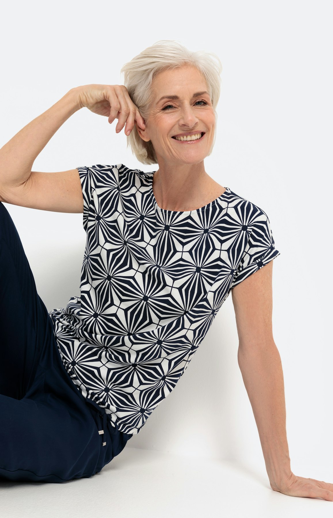 Kurzärmliges T-Shirt mit All Over-Print