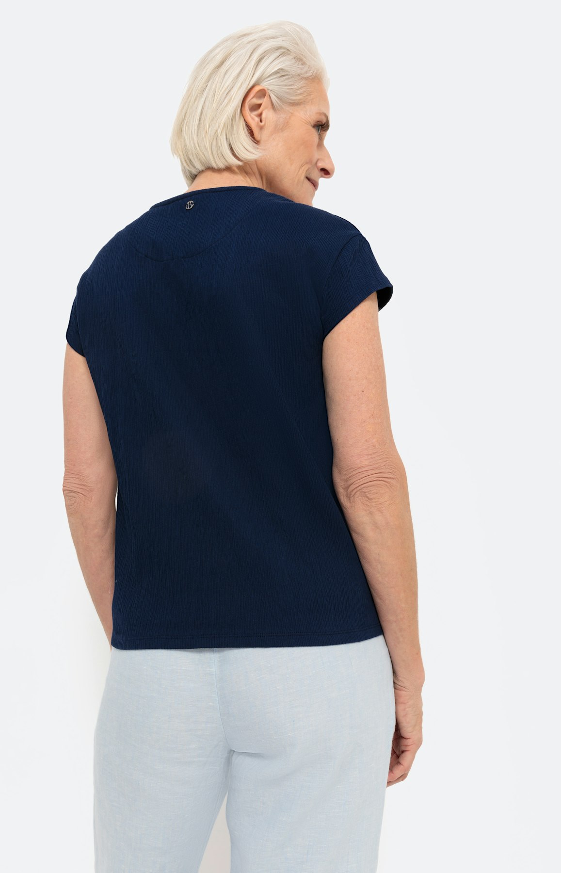 Shirt met korte mouwen en knoopdetail