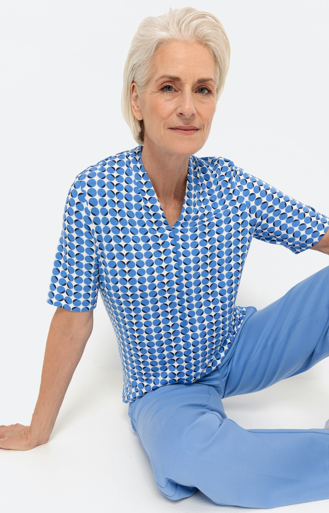 Shirt met korte mouwen en een V-hals