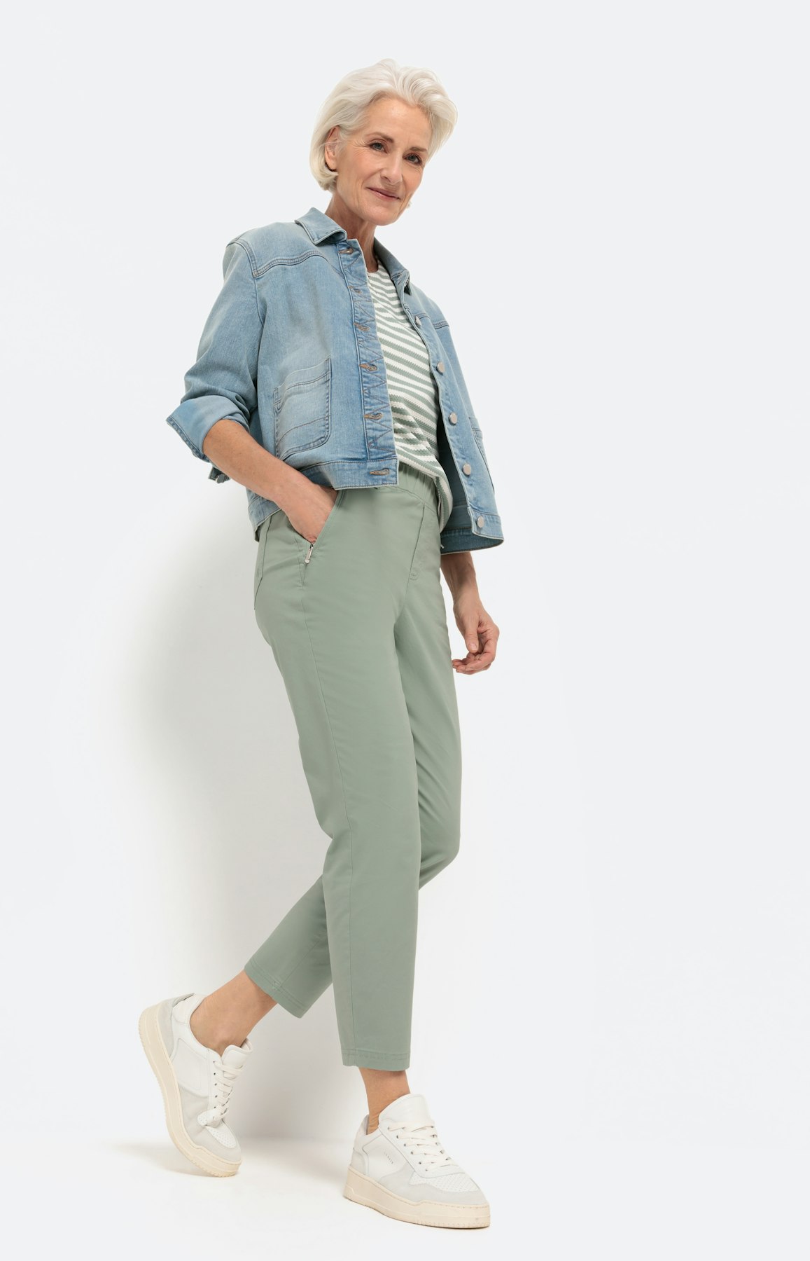 Kurzärmliges Shirt mit Streifenmuster